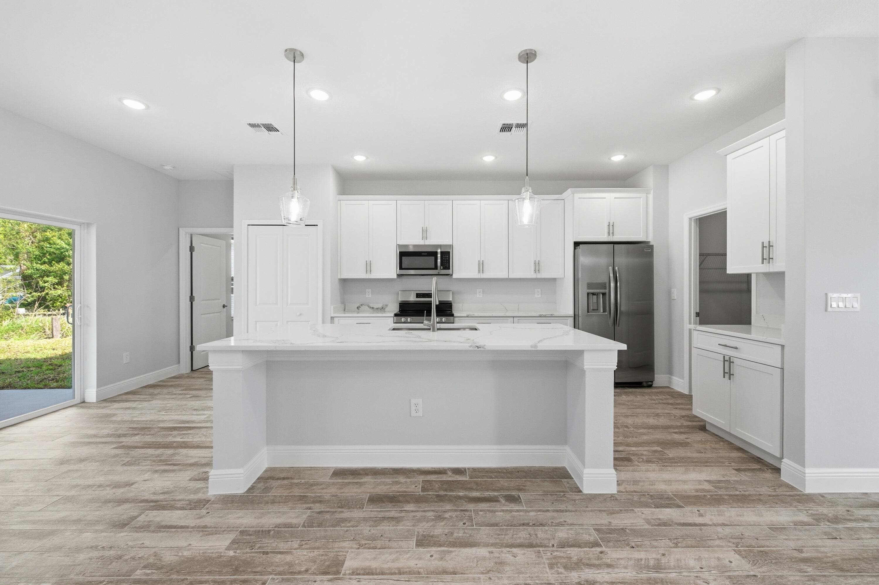 7825 92nd Court, Vero Beach, FL 32967 — photo 8 of 36