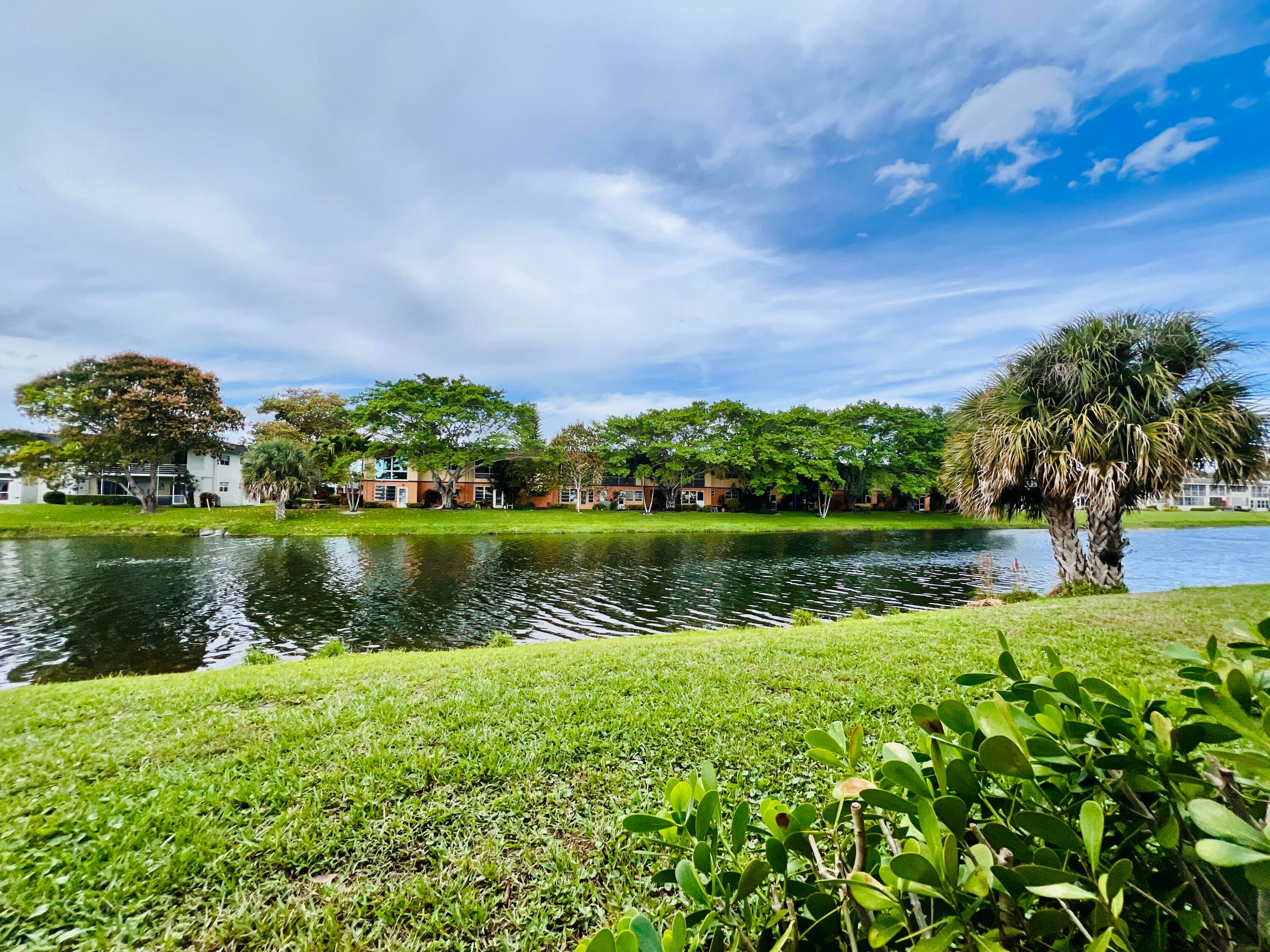 27 Sheffield B, West Palm Beach, FL 33417 — photo 1 of 18
