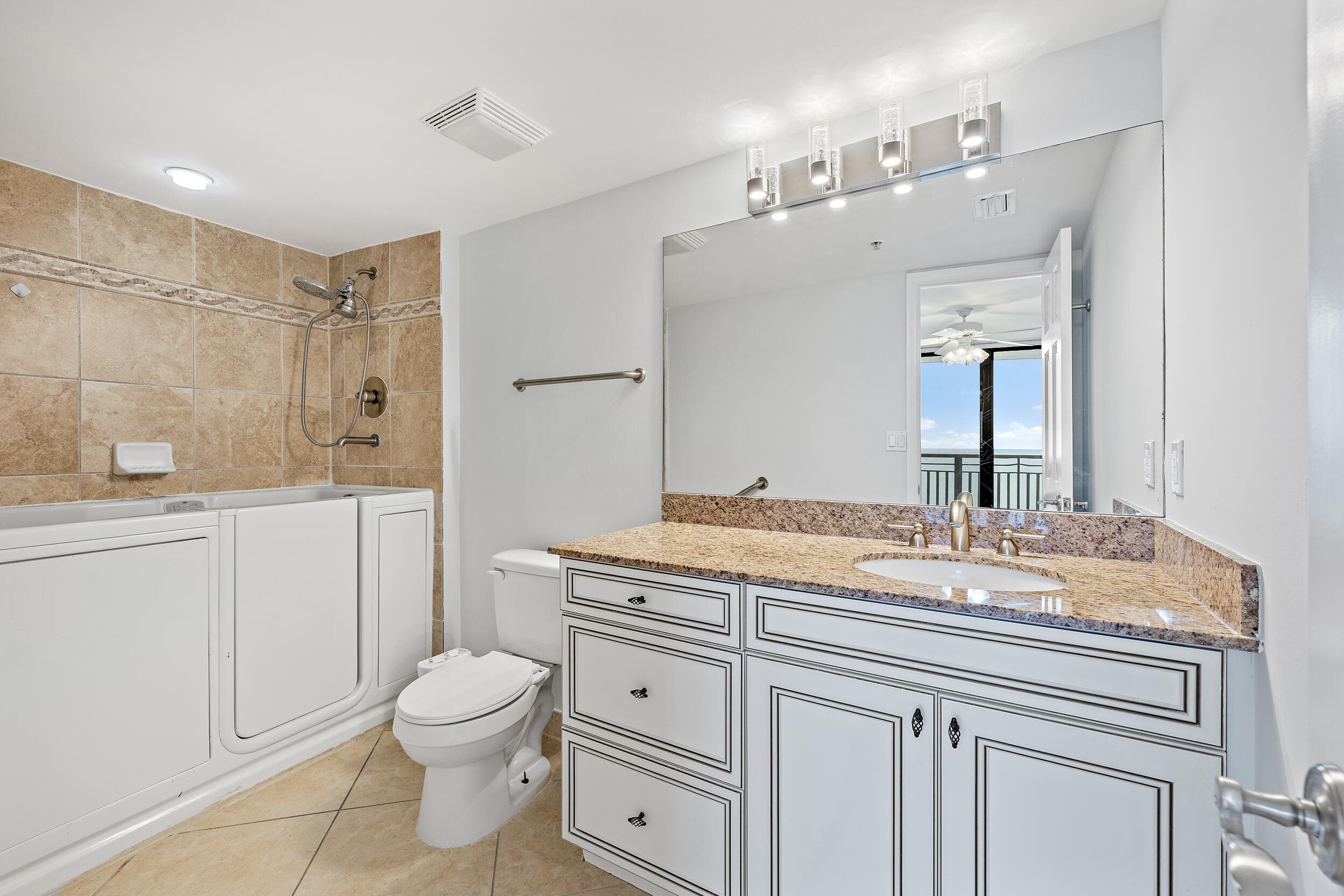 3000 N Ocean Drive 17d, Riviera Beach, FL 33404 — photo 11 of 38