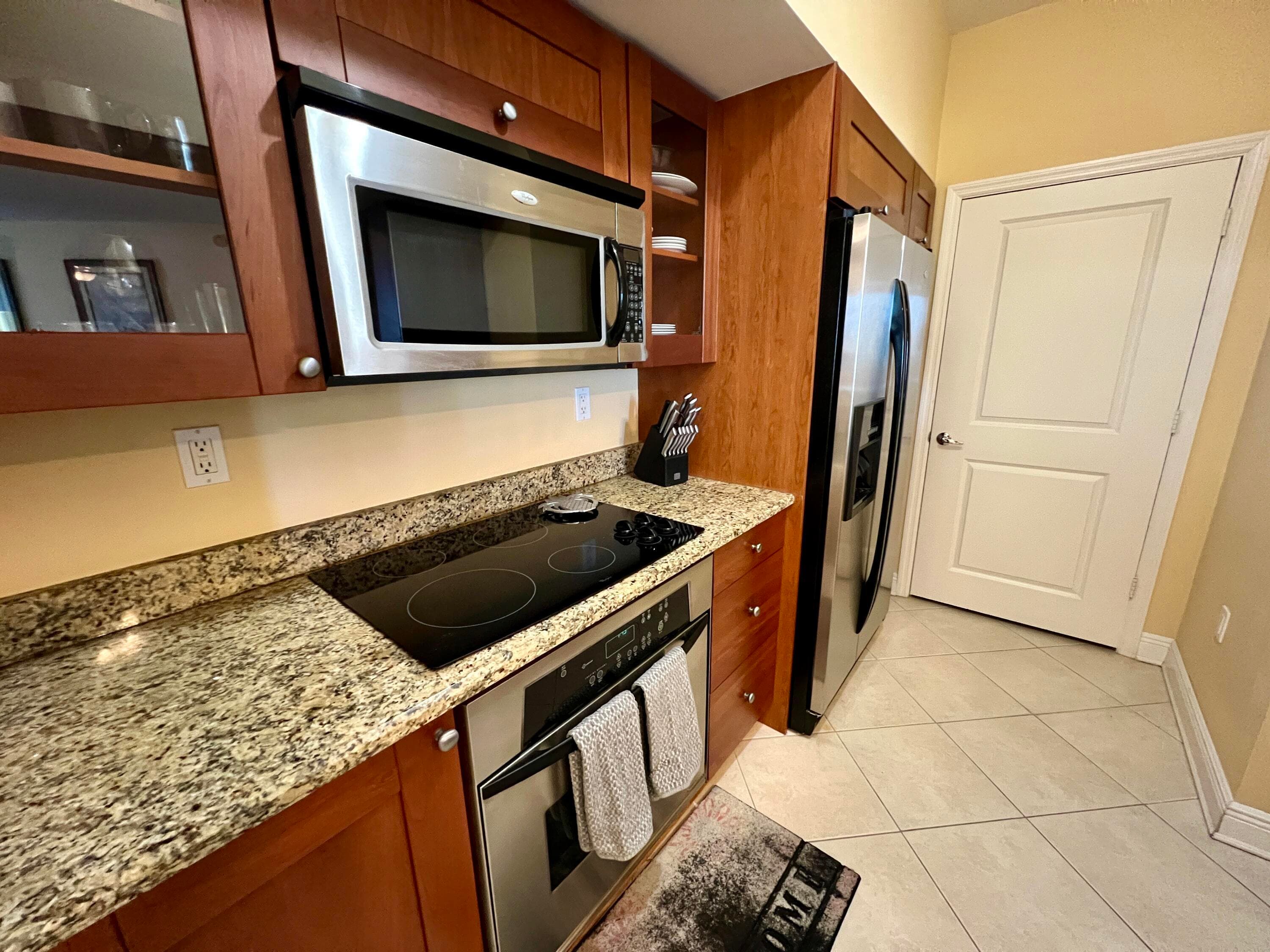 975 NW Flagler Avenue, Stuart, FL 34994 — photo 9 of 35
