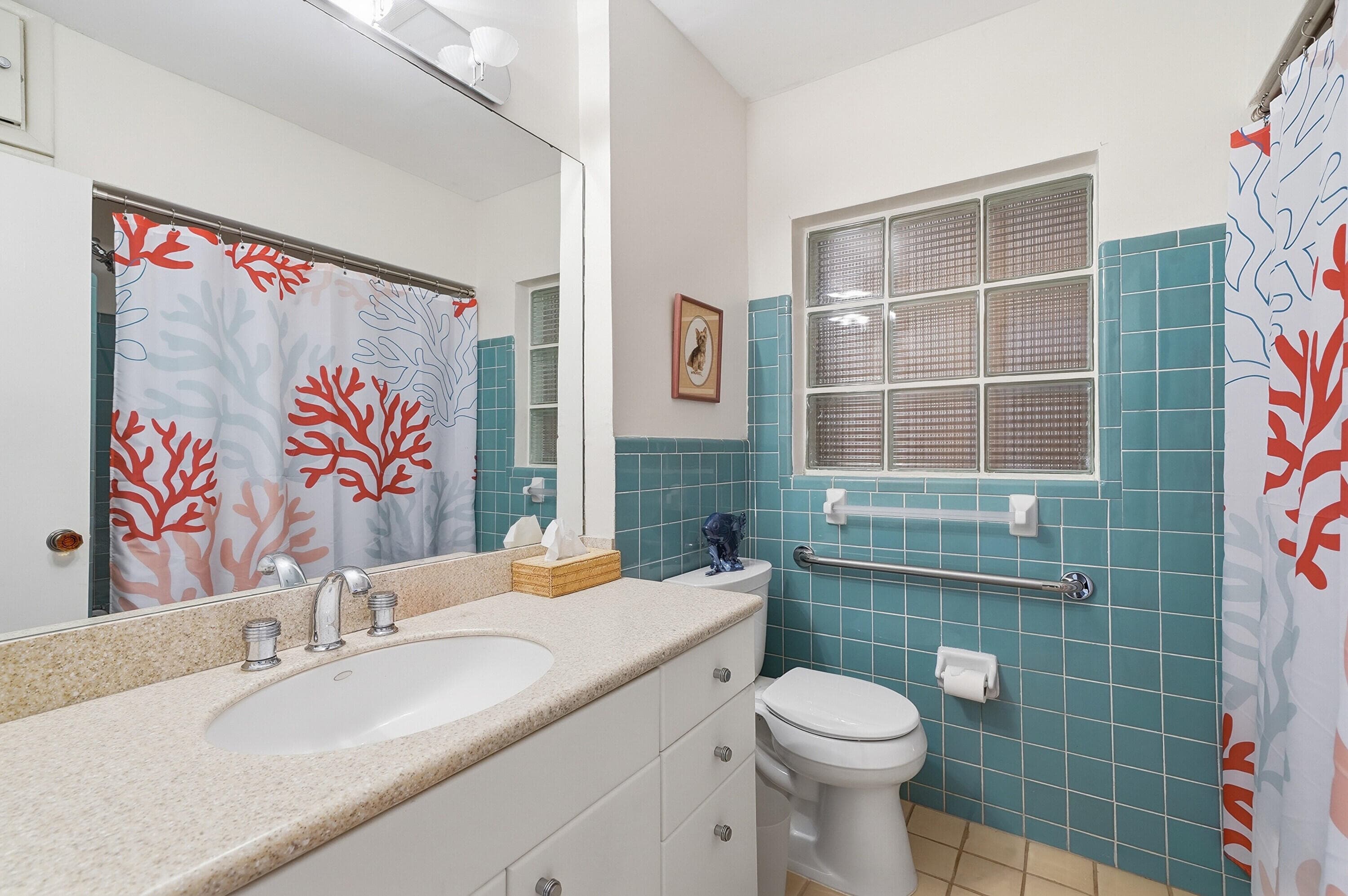 707 N Northlake Drive, Hollywood, FL 33019 — photo 23 of 67