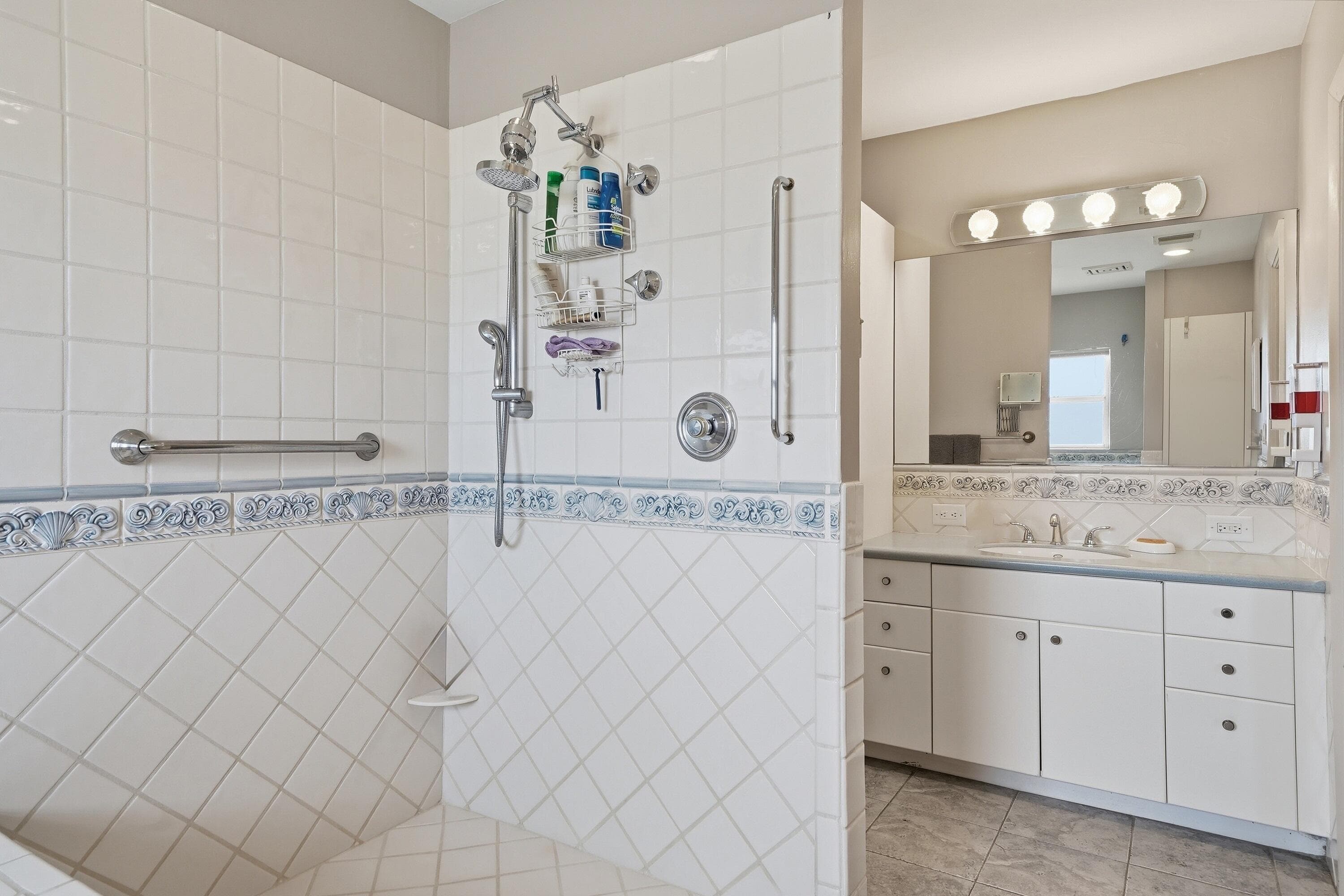 707 N Northlake Drive, Hollywood, FL 33019 — photo 20 of 67