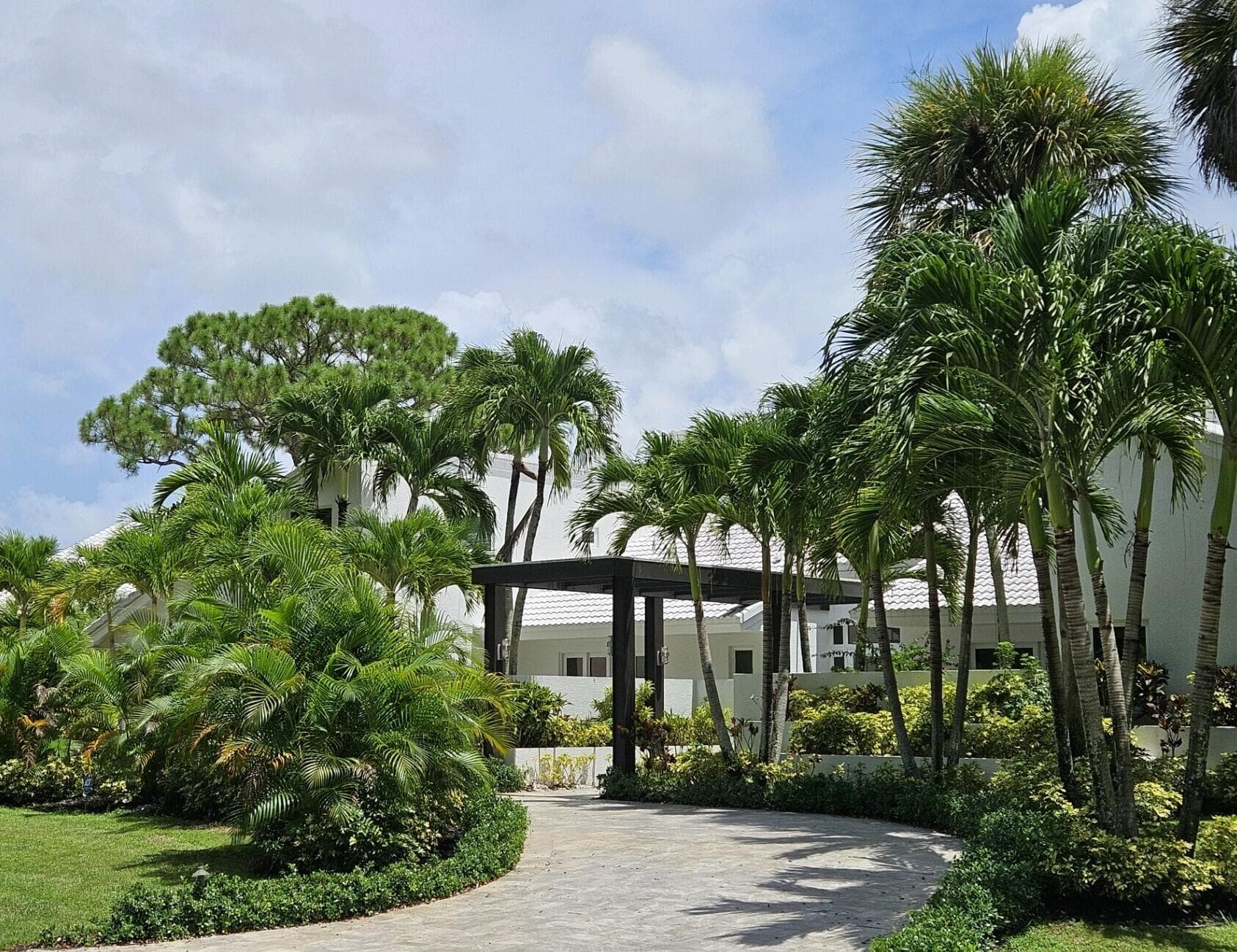 355 Oakview Drive, Delray Beach, FL 33445 — photo 5 of 71