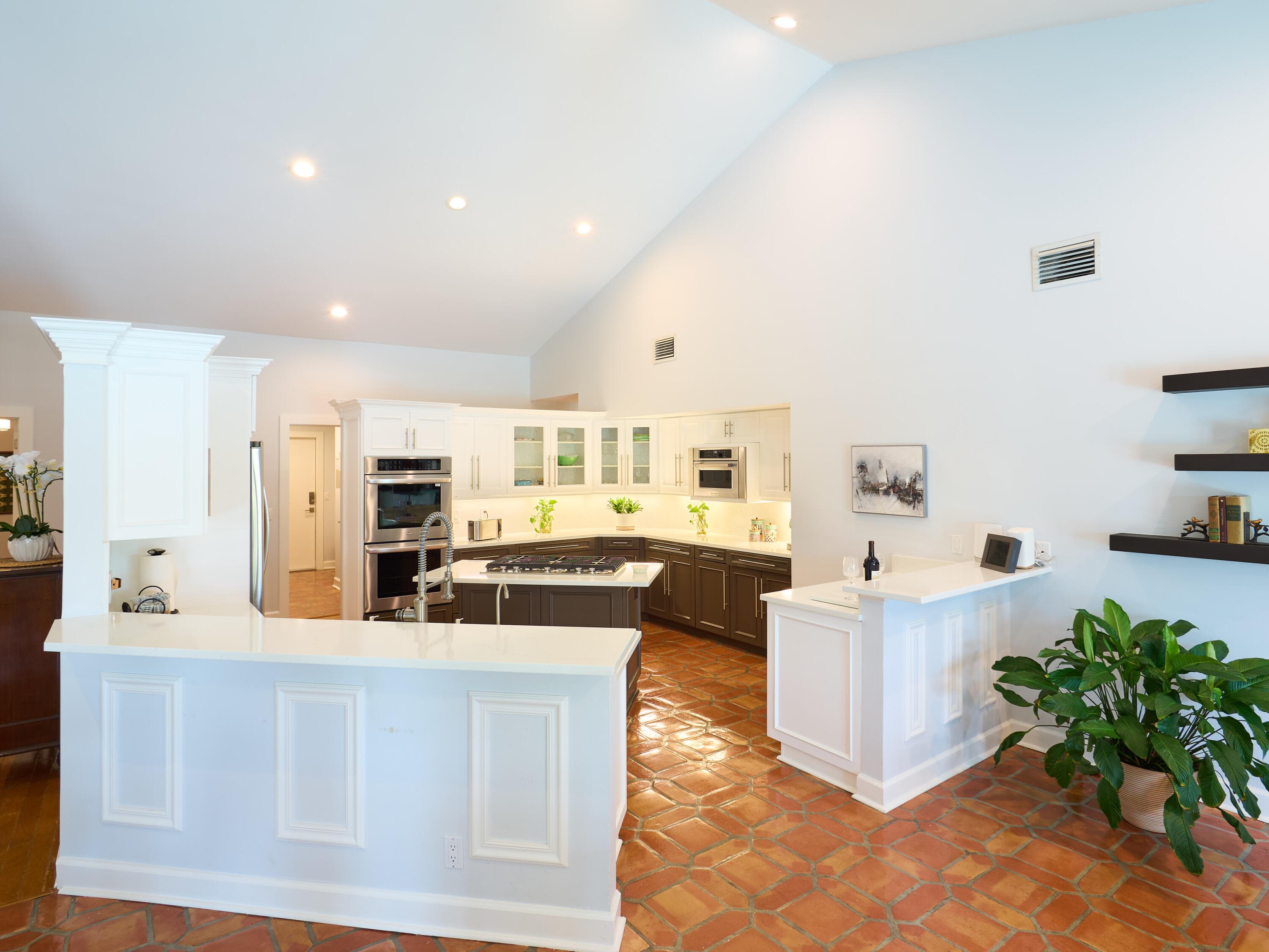 3700 Embassy Drive, West Palm Beach, FL 33401 — photo 8 of 40