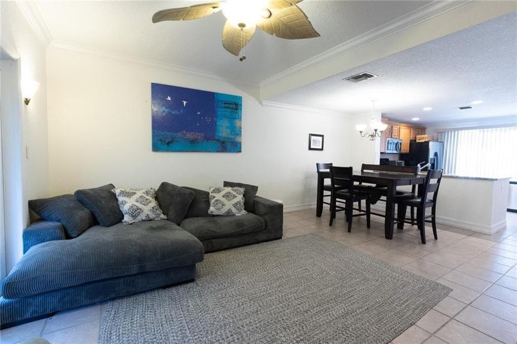2863 NE 15th Street 2863, Pompano Beach, FL 33062 — photo 5 of 15