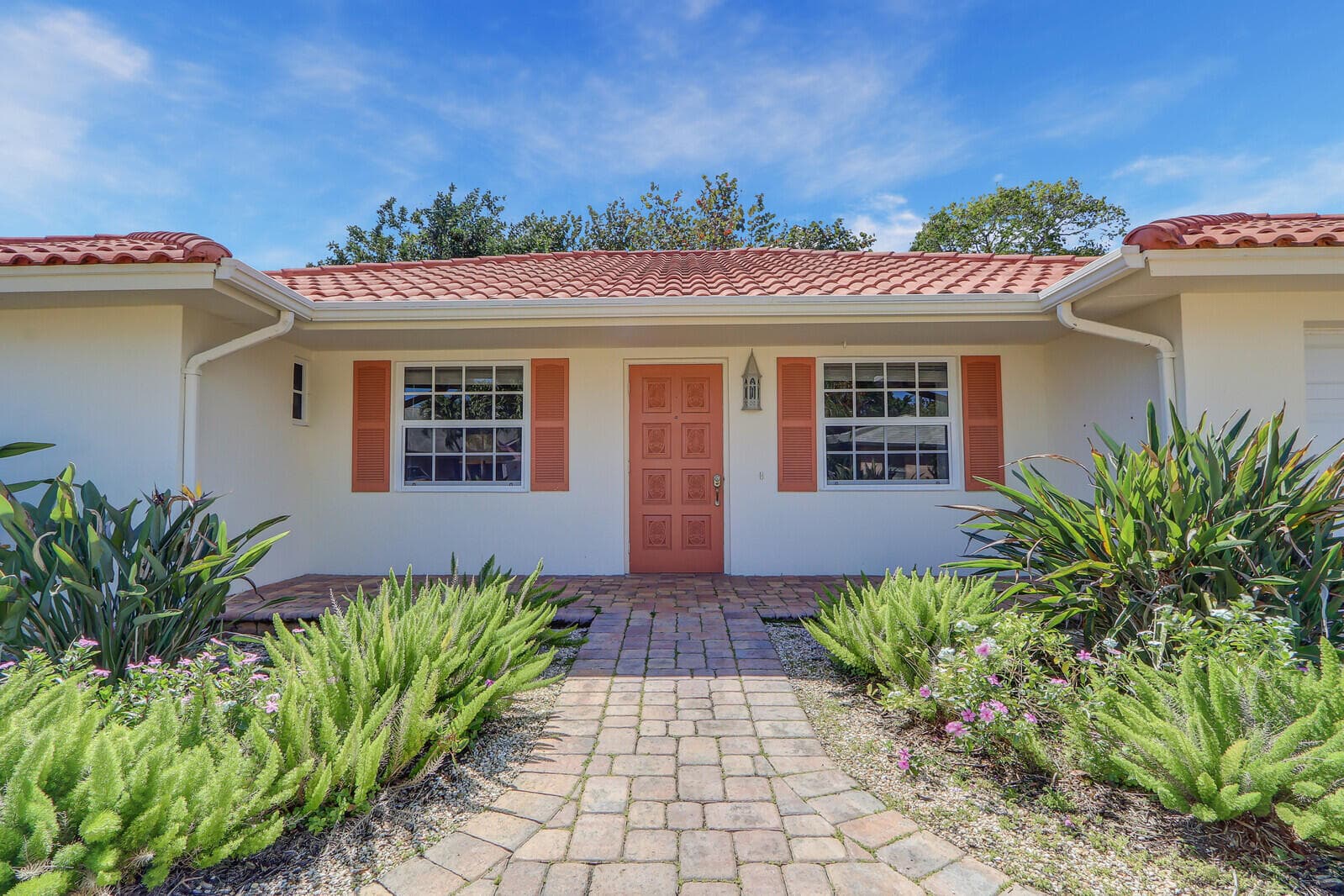 8574 SE Seagrape Way, Hobe Sound, FL 33455 — photo 5 of 38