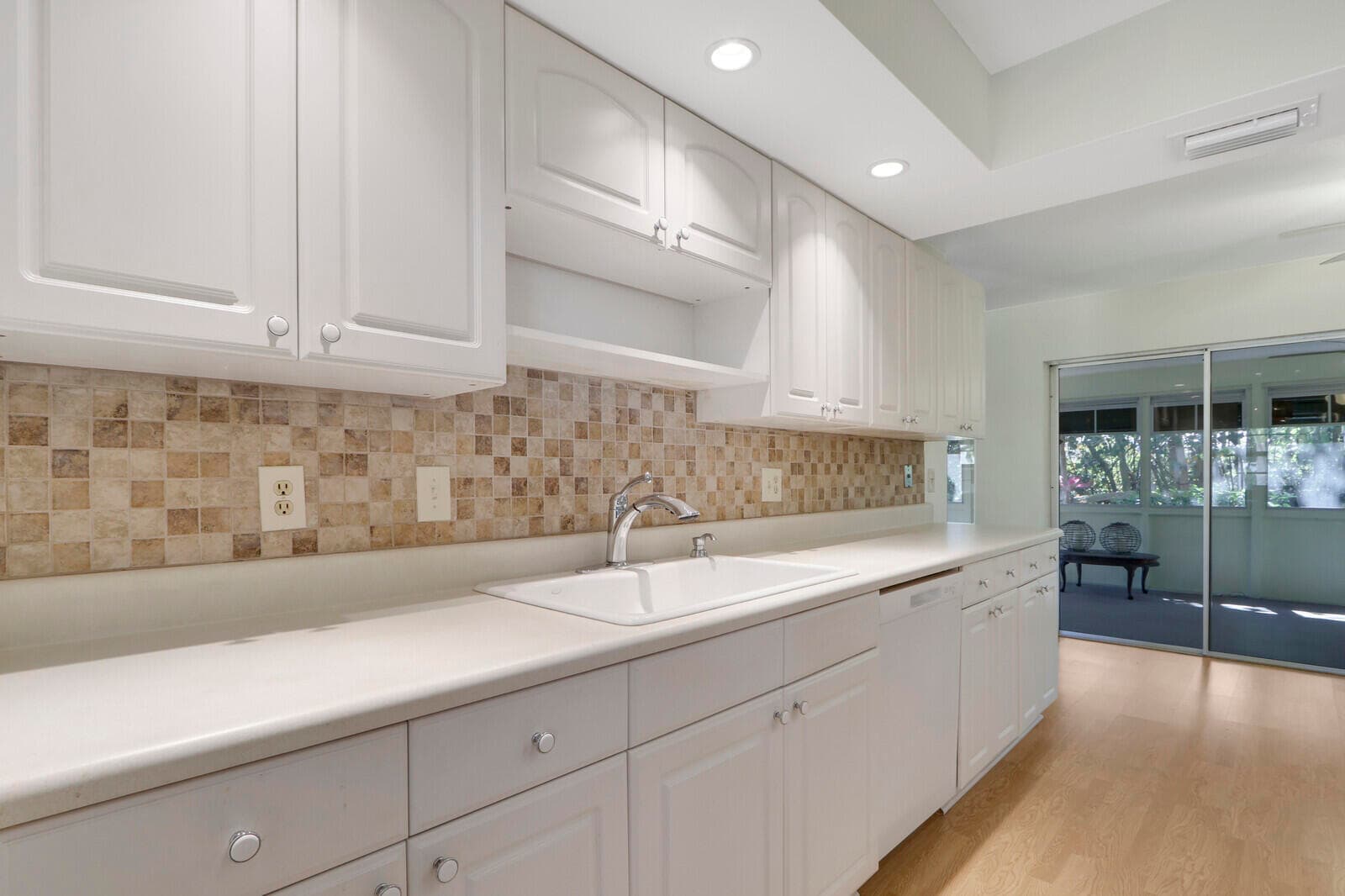 8574 SE Seagrape Way, Hobe Sound, FL 33455 — photo 17 of 38