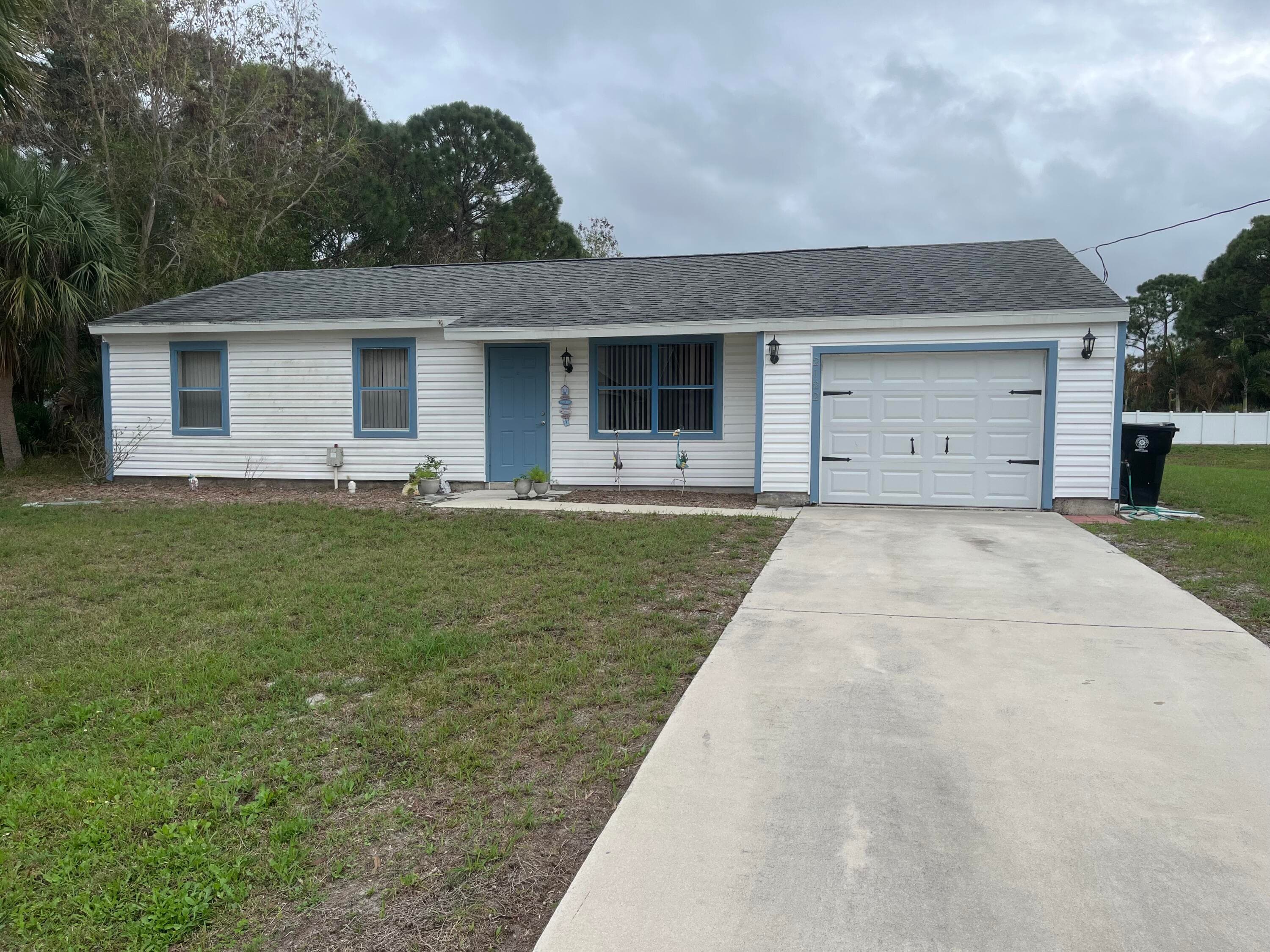 2122 SE Heathwood Circle, Port St. Lucie, FL 34952 — photo 2 of 14