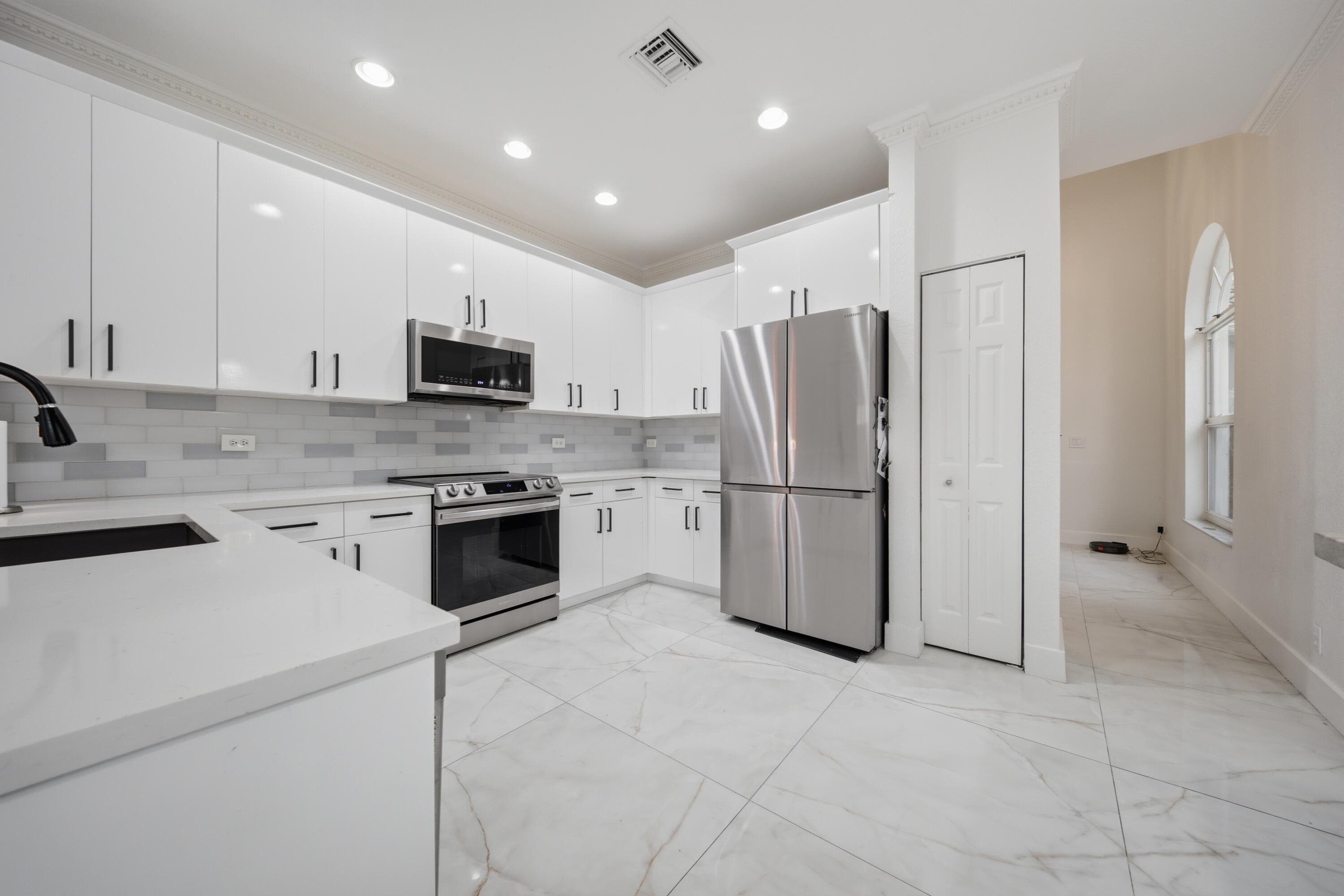 4752 NW 120th Way, Coral Springs, FL 33076 — photo 5 of 36