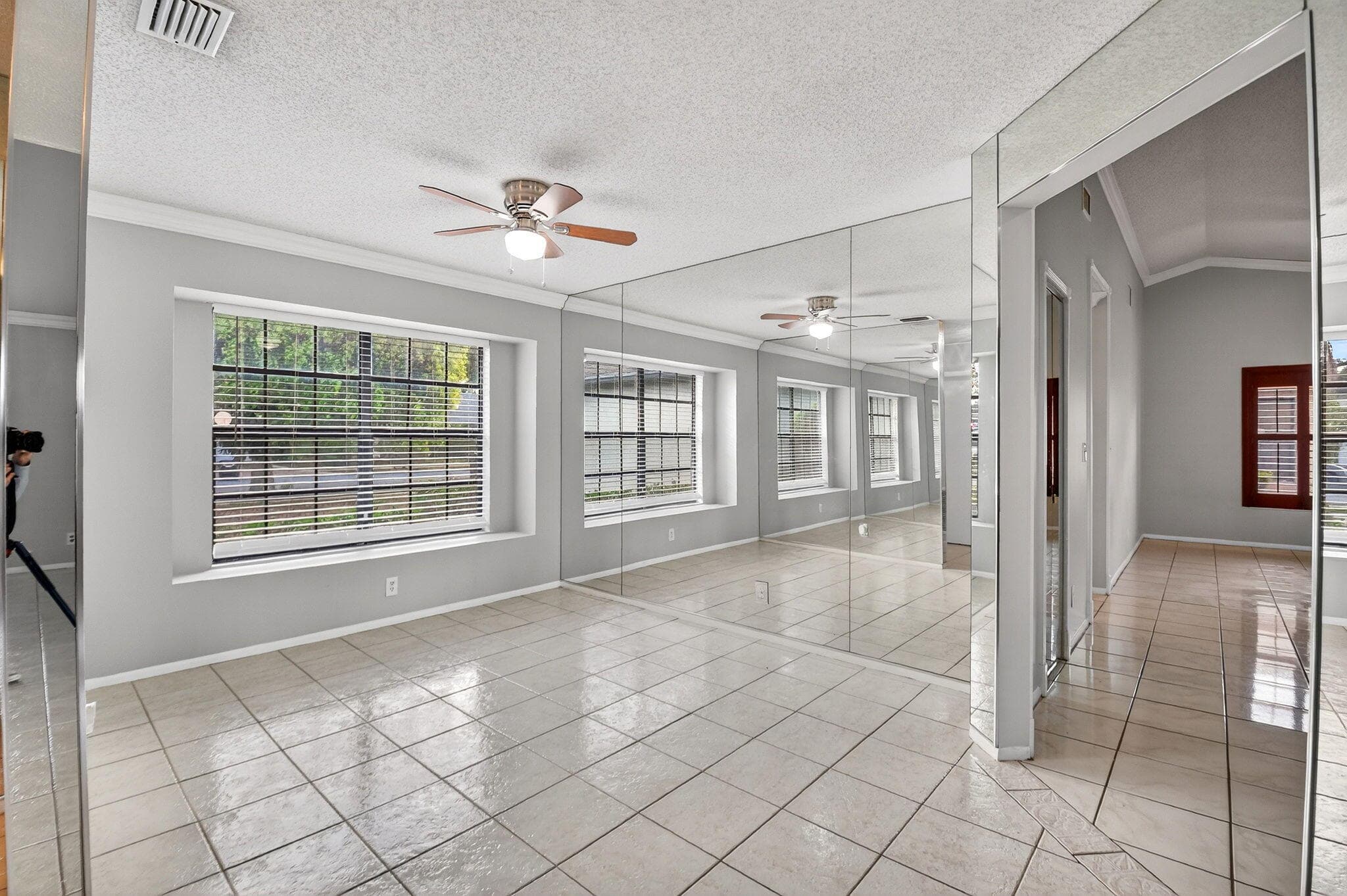 4105 S Shelley Rd Road S, West Palm Beach, FL 33407 — photo 1 of 29