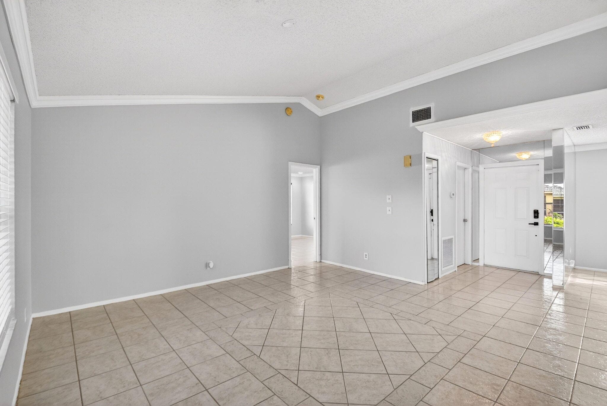 4105 S Shelley Rd Road S, West Palm Beach, FL 33407 — photo 4 of 29