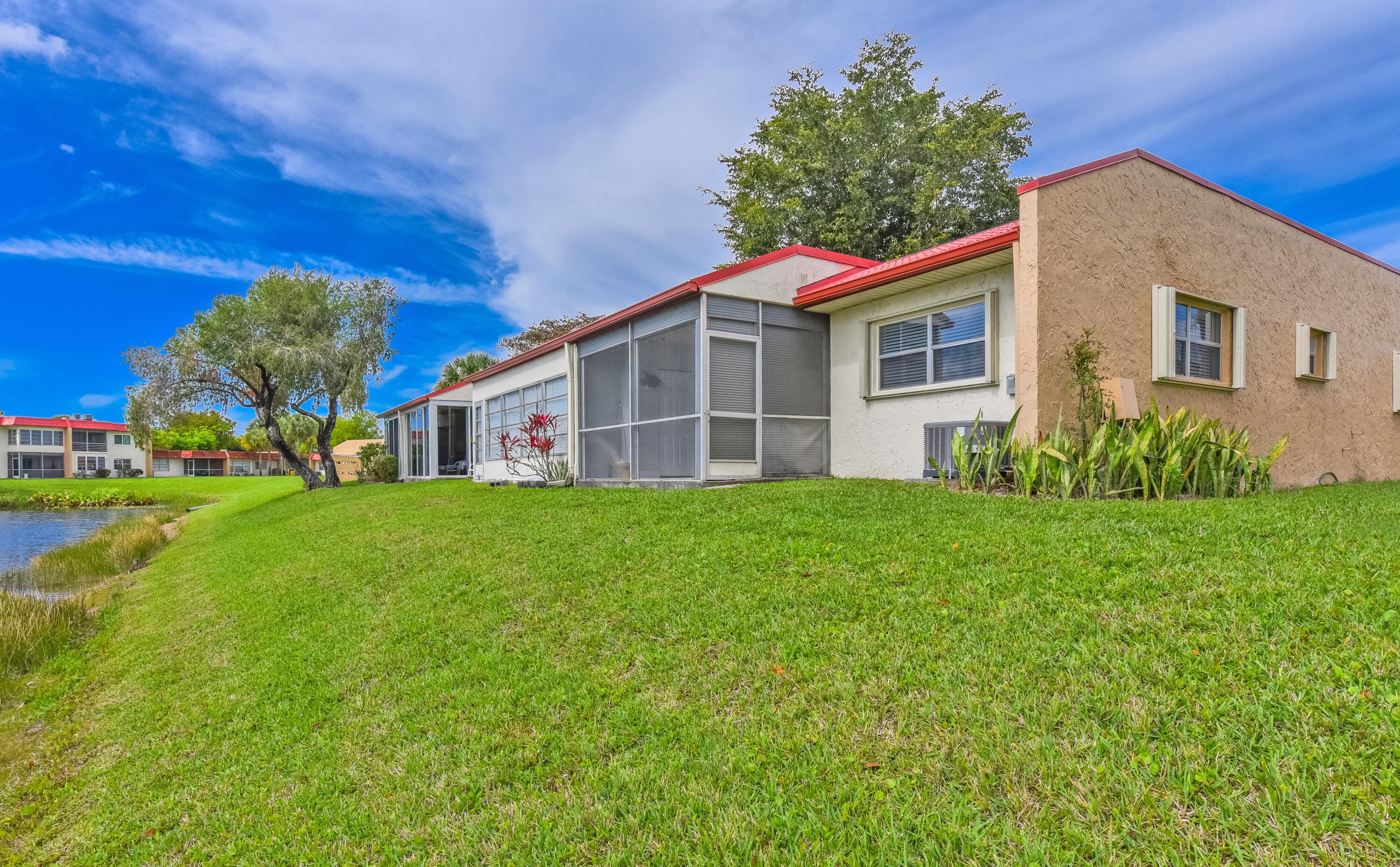 342 Lake Evelyn Drive, West Palm Beach, FL 33411 — photo 3 of 33