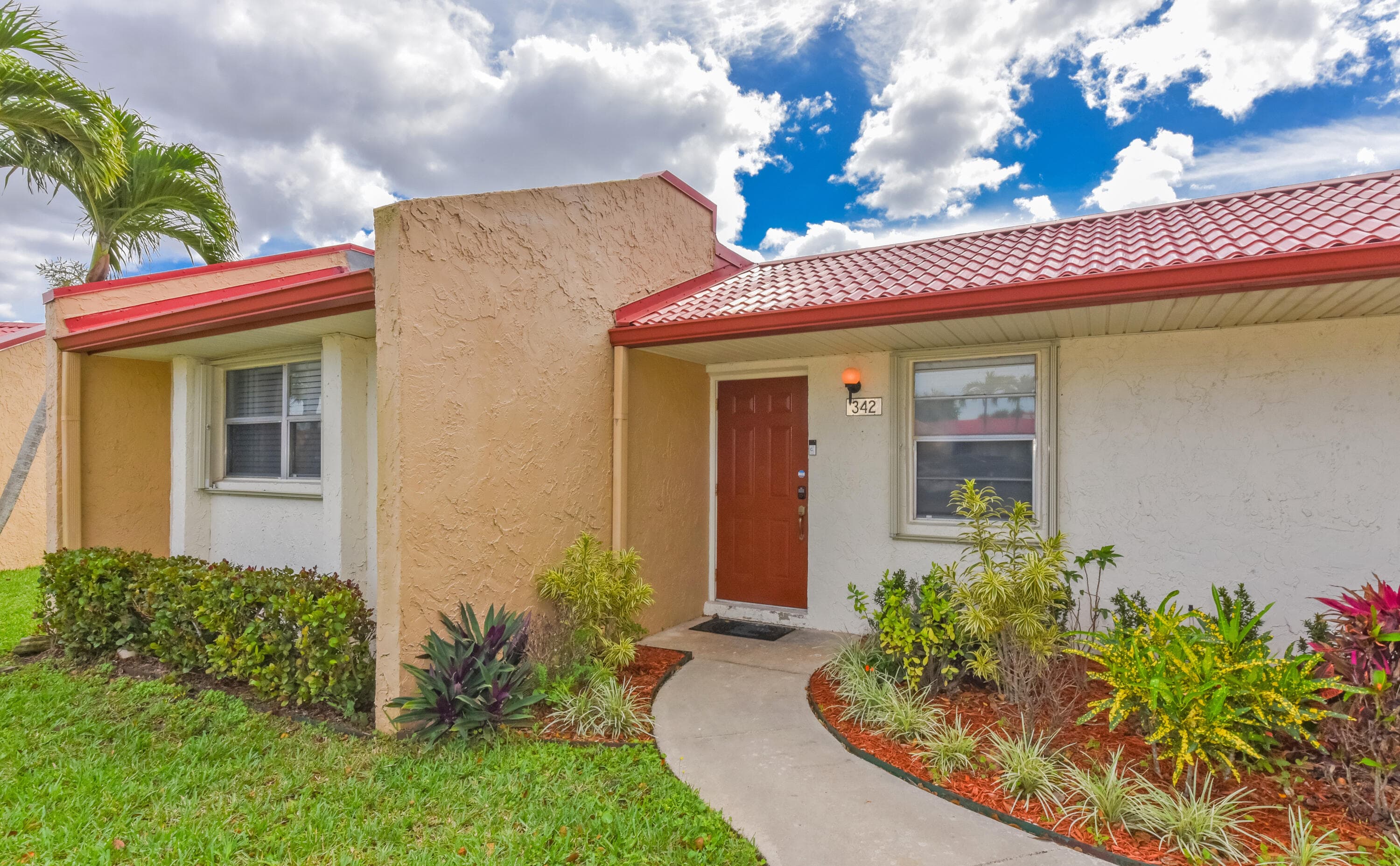 342 Lake Evelyn Drive, West Palm Beach, FL 33411 — photo 1 of 33