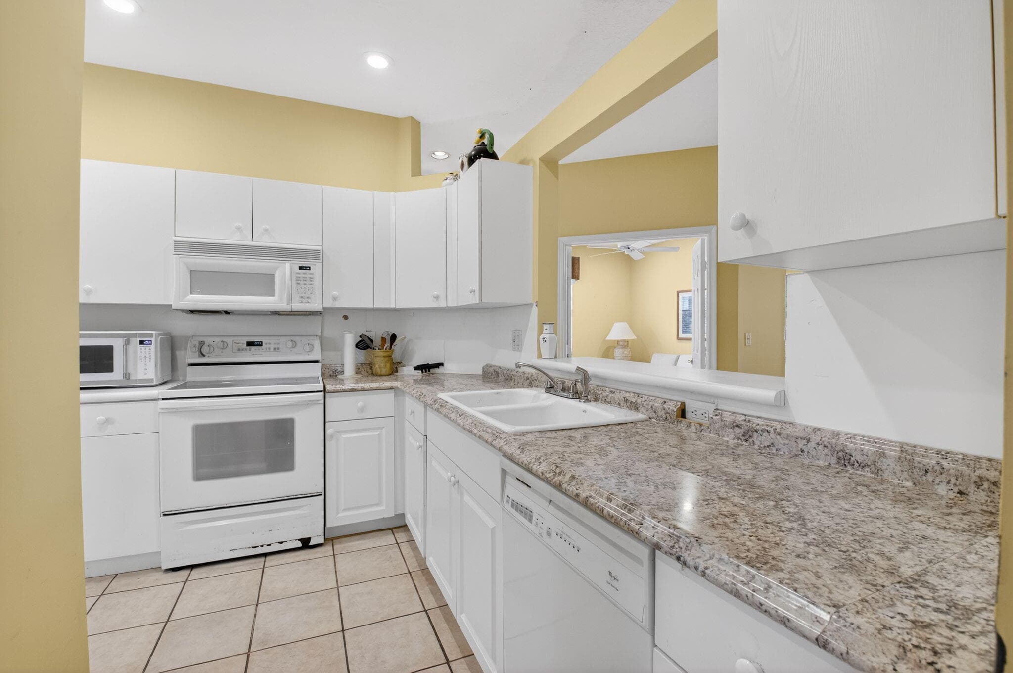 10585 Royal Caribbean Circle, Boynton Beach, FL 33437 — photo 12 of 61