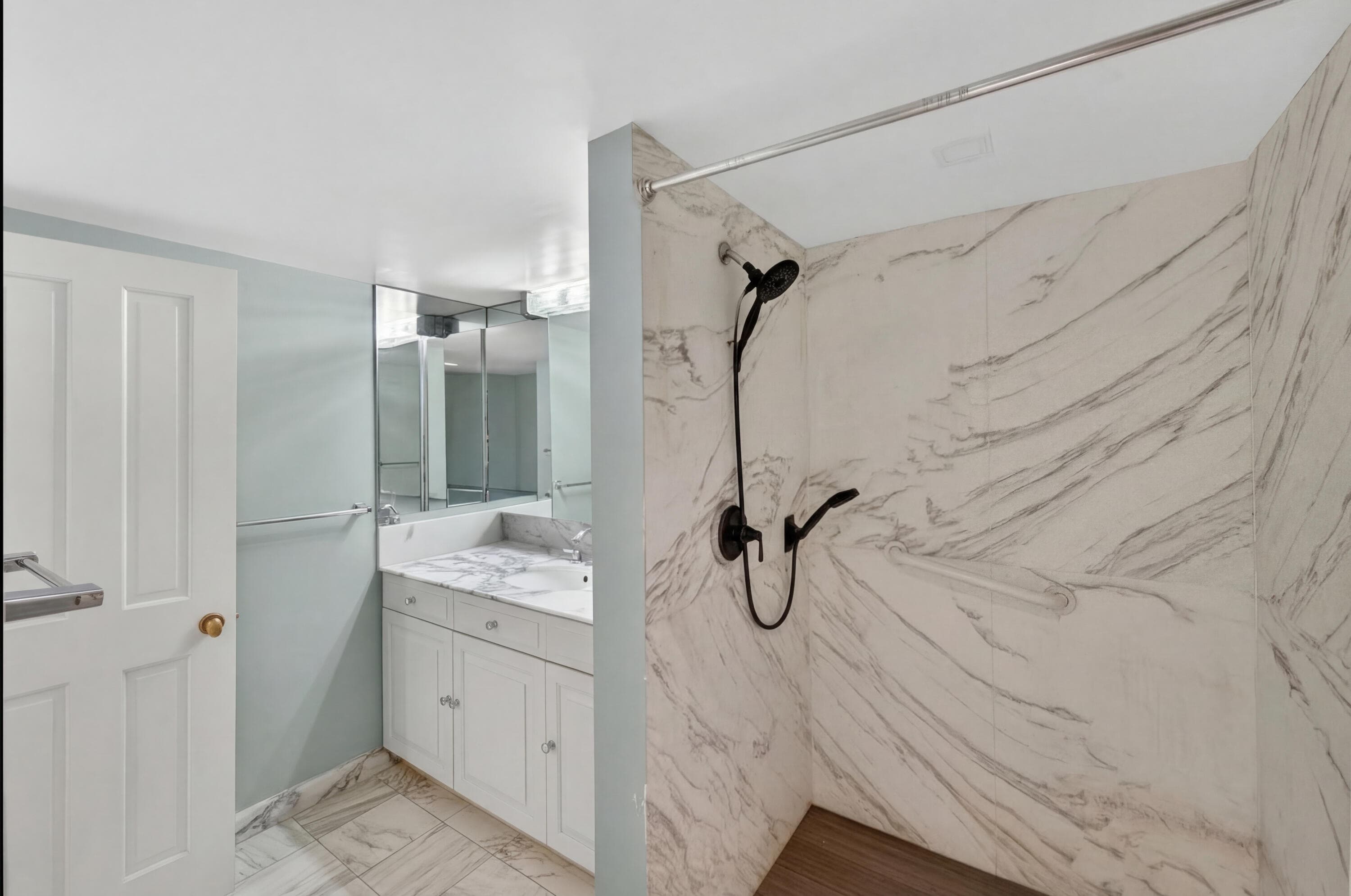 5500 Collins Avenue 302, Miami Beach, FL 33140 — photo 39 of 43