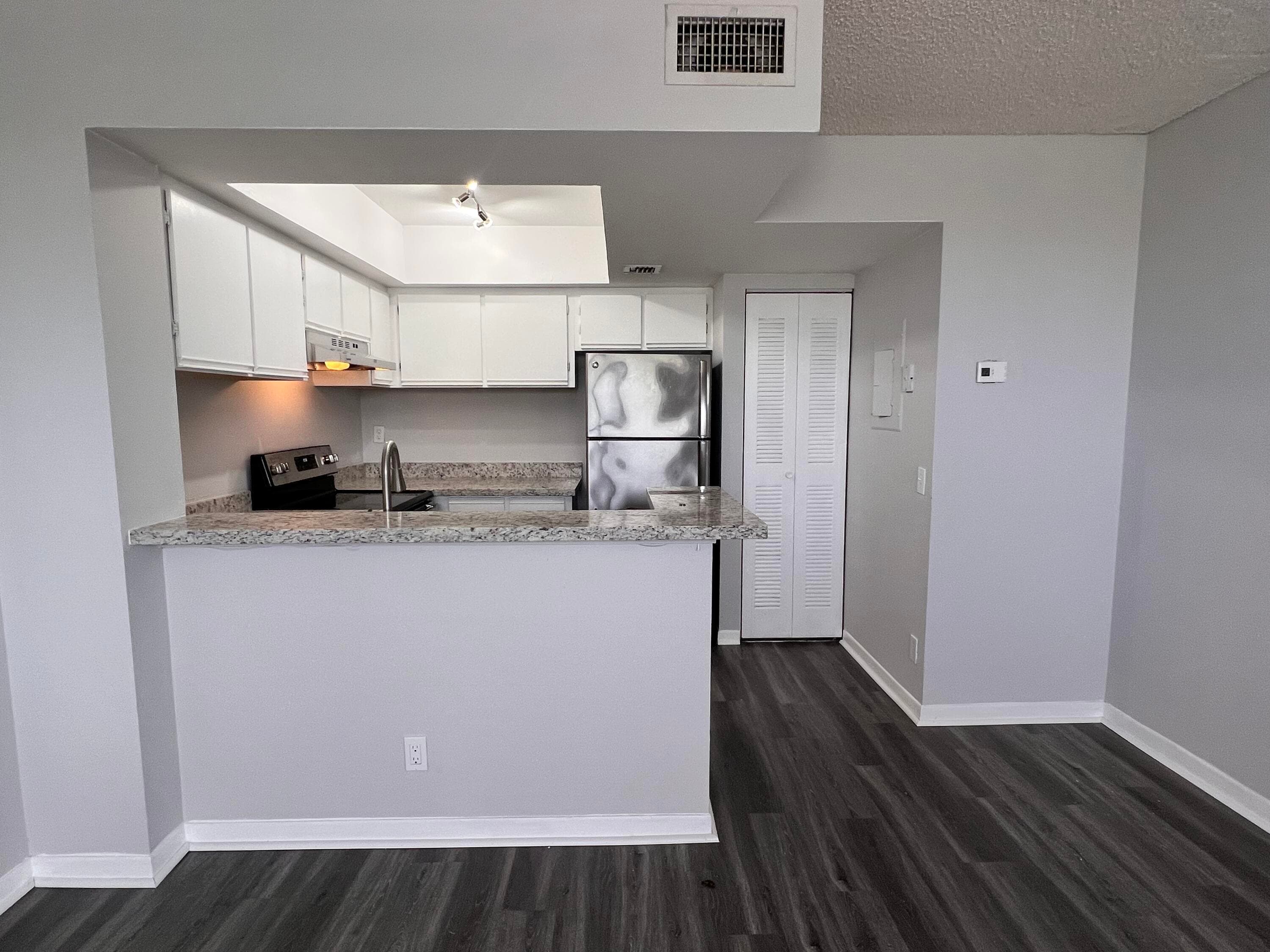 718 Executive Center Drive 31, West Palm Beach, FL 33401 — photo 1 of 26