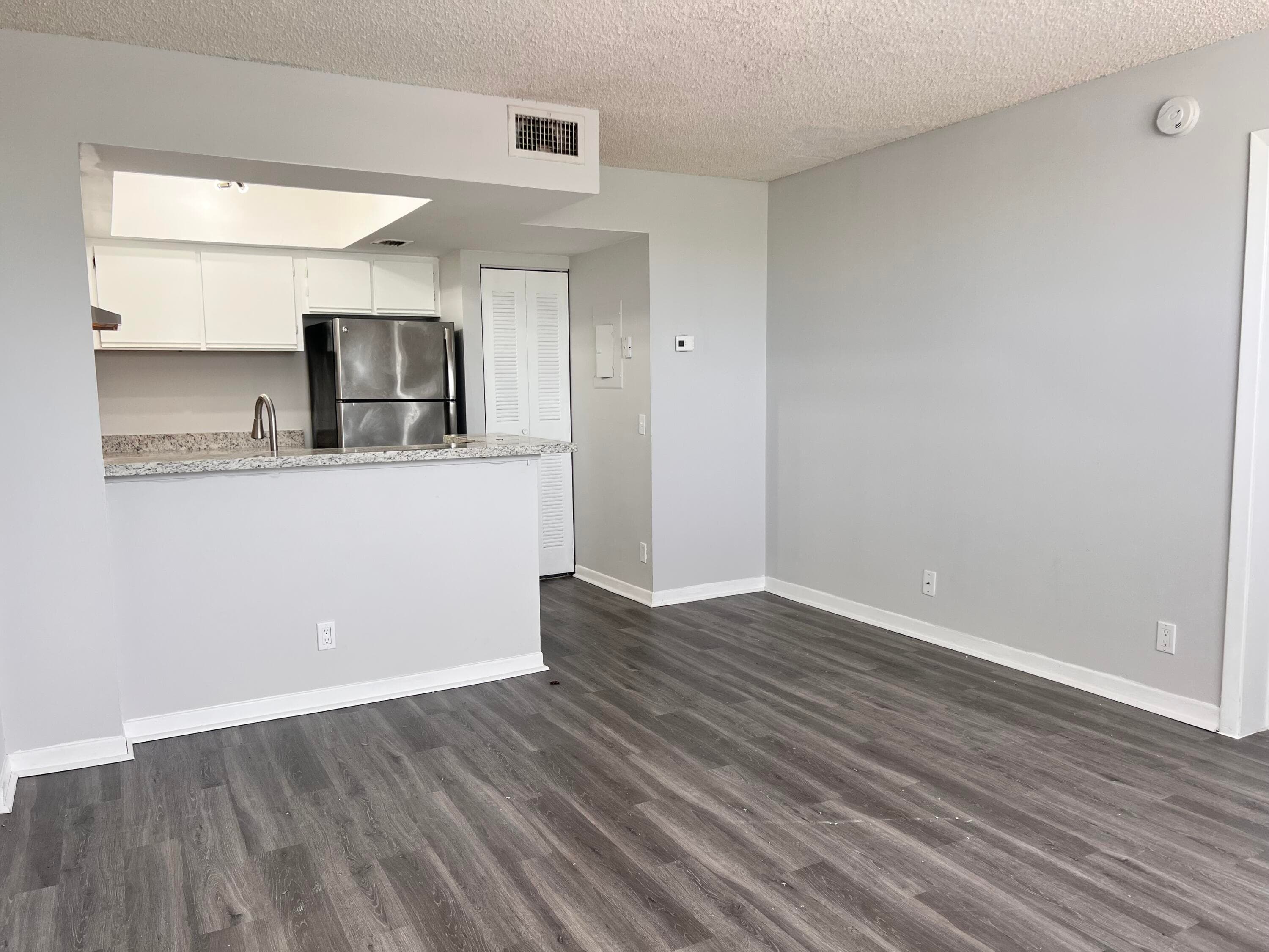 718 Executive Center Drive 31, West Palm Beach, FL 33401 — photo 3 of 26