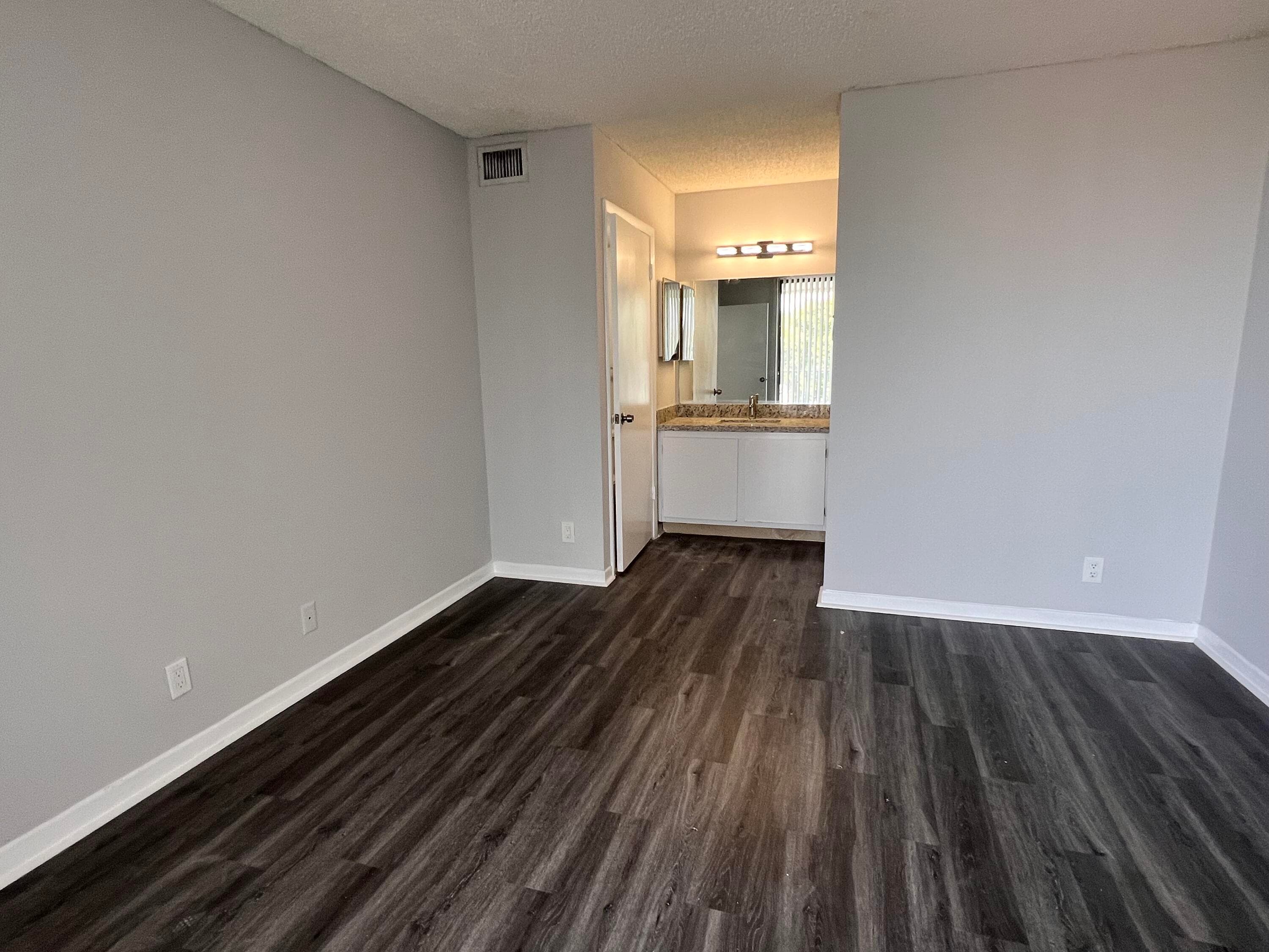 718 Executive Center Drive 31, West Palm Beach, FL 33401 — photo 12 of 26