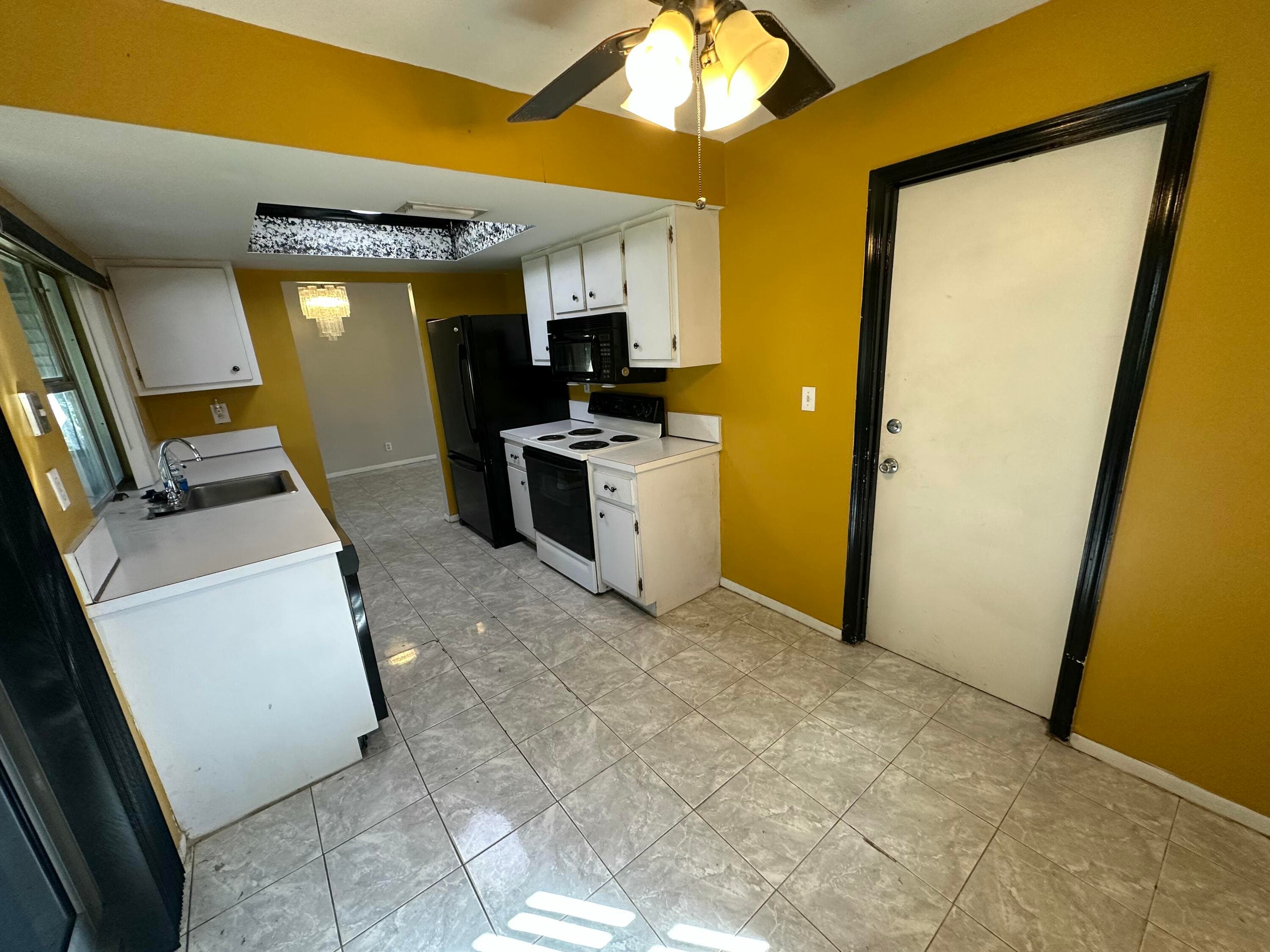 7105 NW 57th Court NW, Tamarac, FL 33321 — photo 4 of 10
