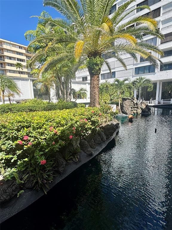 3589 S Ocean Boulevard 10, South Palm Beach, FL 33480 — photo 9 of 30