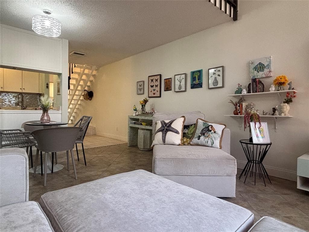 3589 S Ocean Boulevard 10, South Palm Beach, FL 33480 — photo 13 of 30