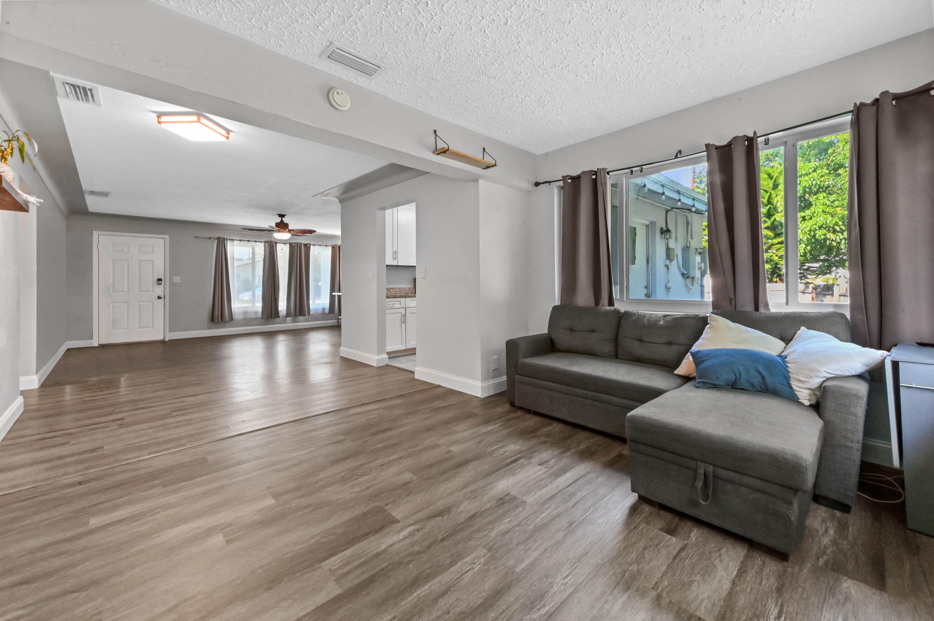 2898 SE 1st Place, Boynton Beach, FL 33435 — photo 3 of 21