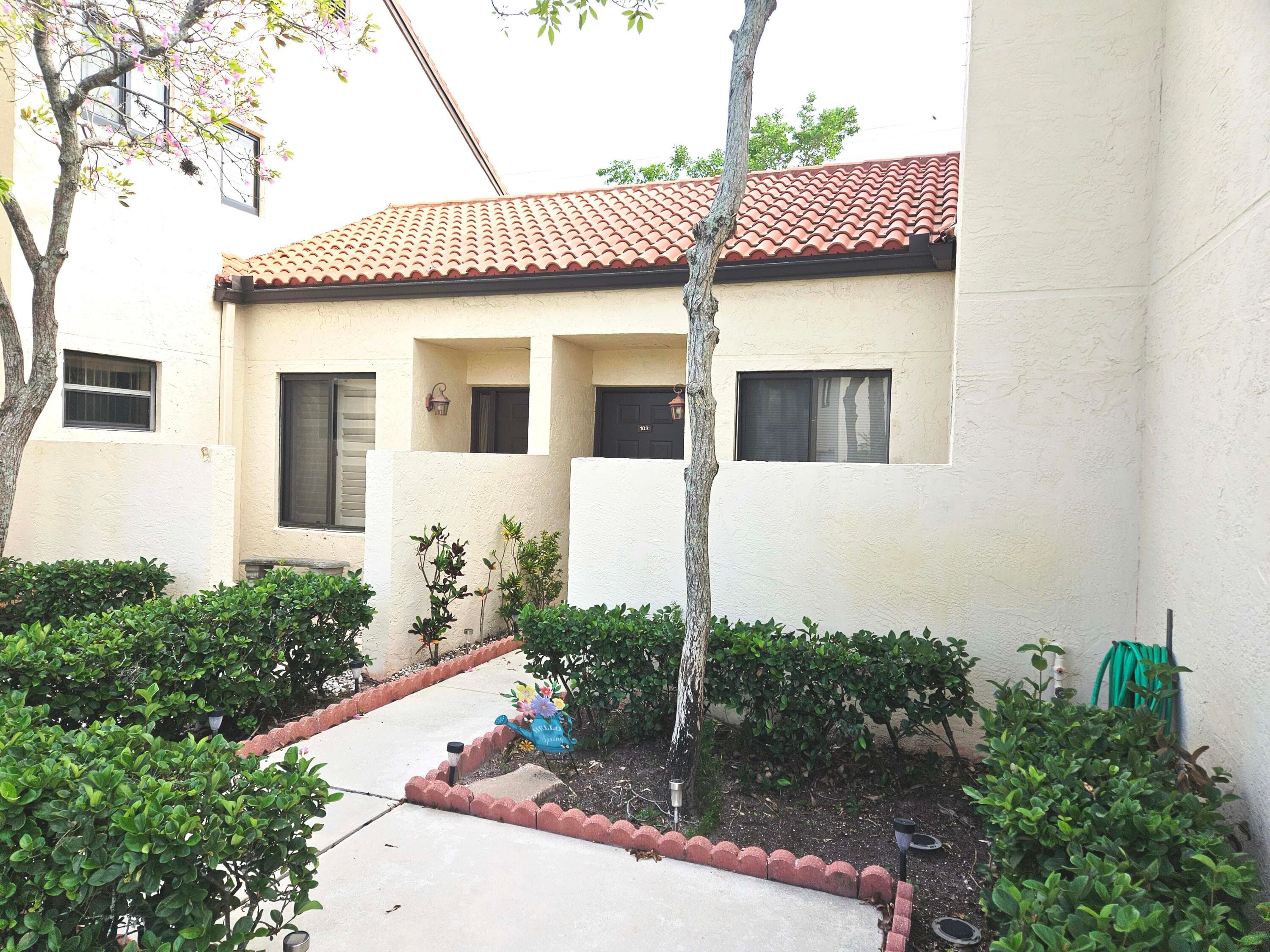 16 Vía De Casas Sur 103, Boynton Beach, FL 33426 — photo 2 of 23