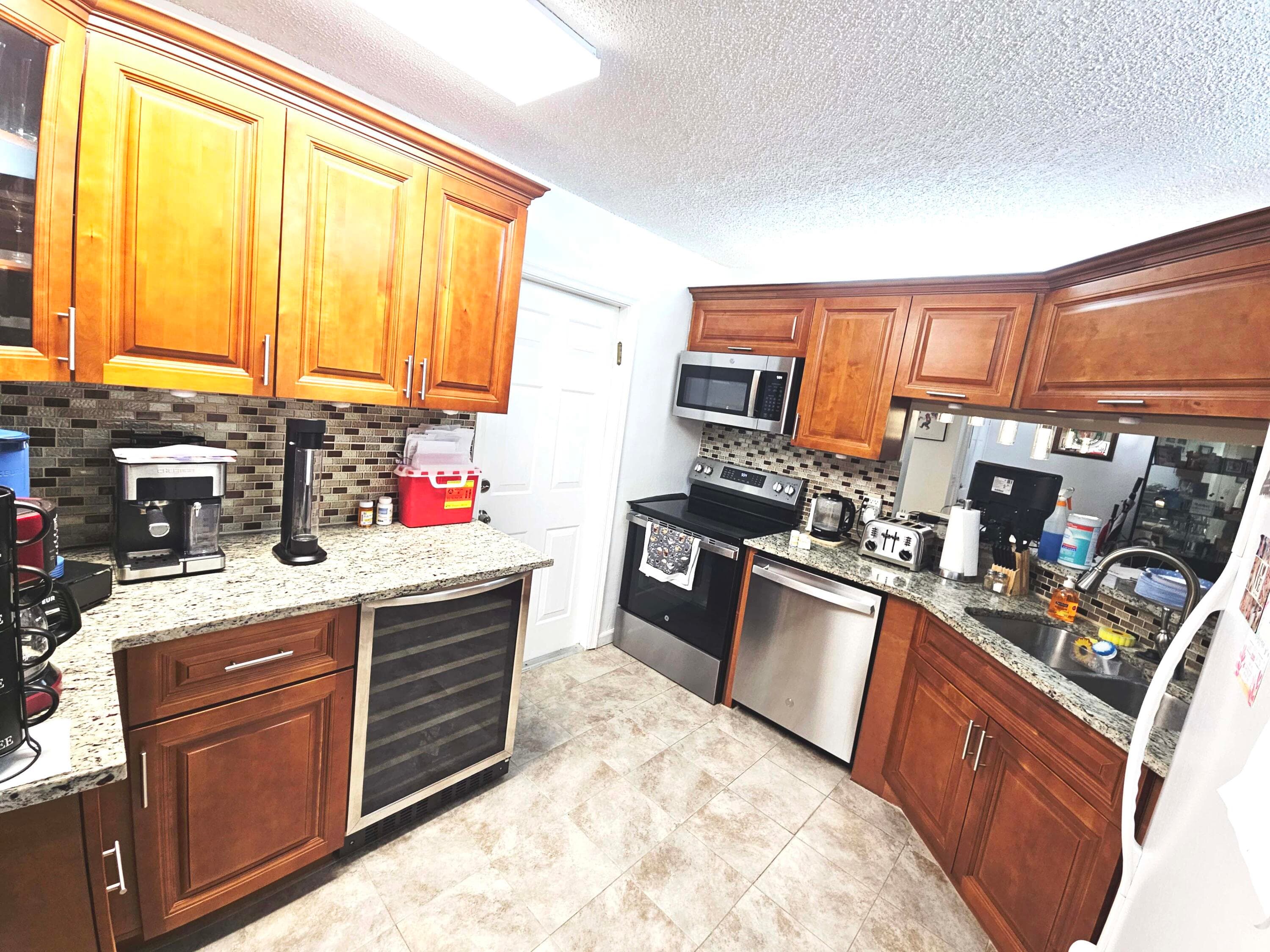 16 Vía De Casas Sur 103, Boynton Beach, FL 33426 — photo 3 of 23