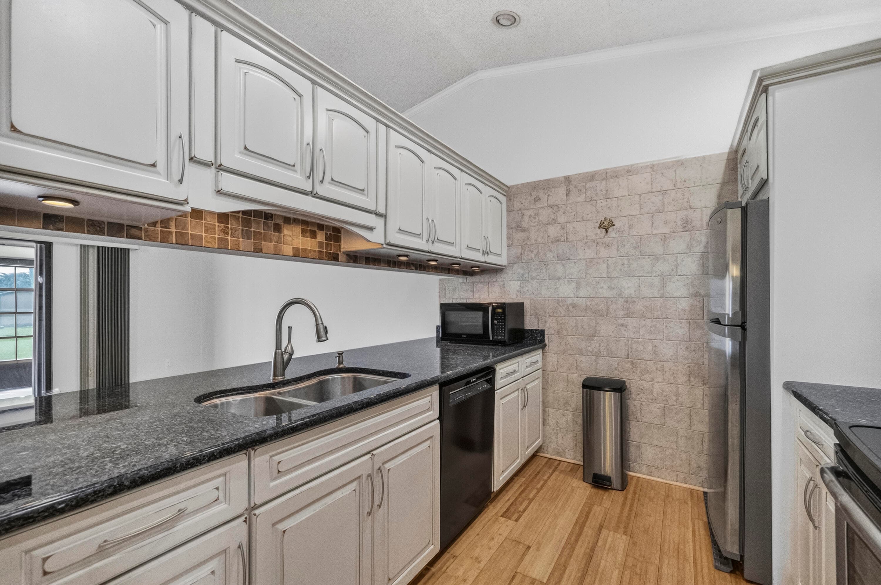 23 Walcott Drive, Boynton Beach, FL 33426 — photo 13 of 36