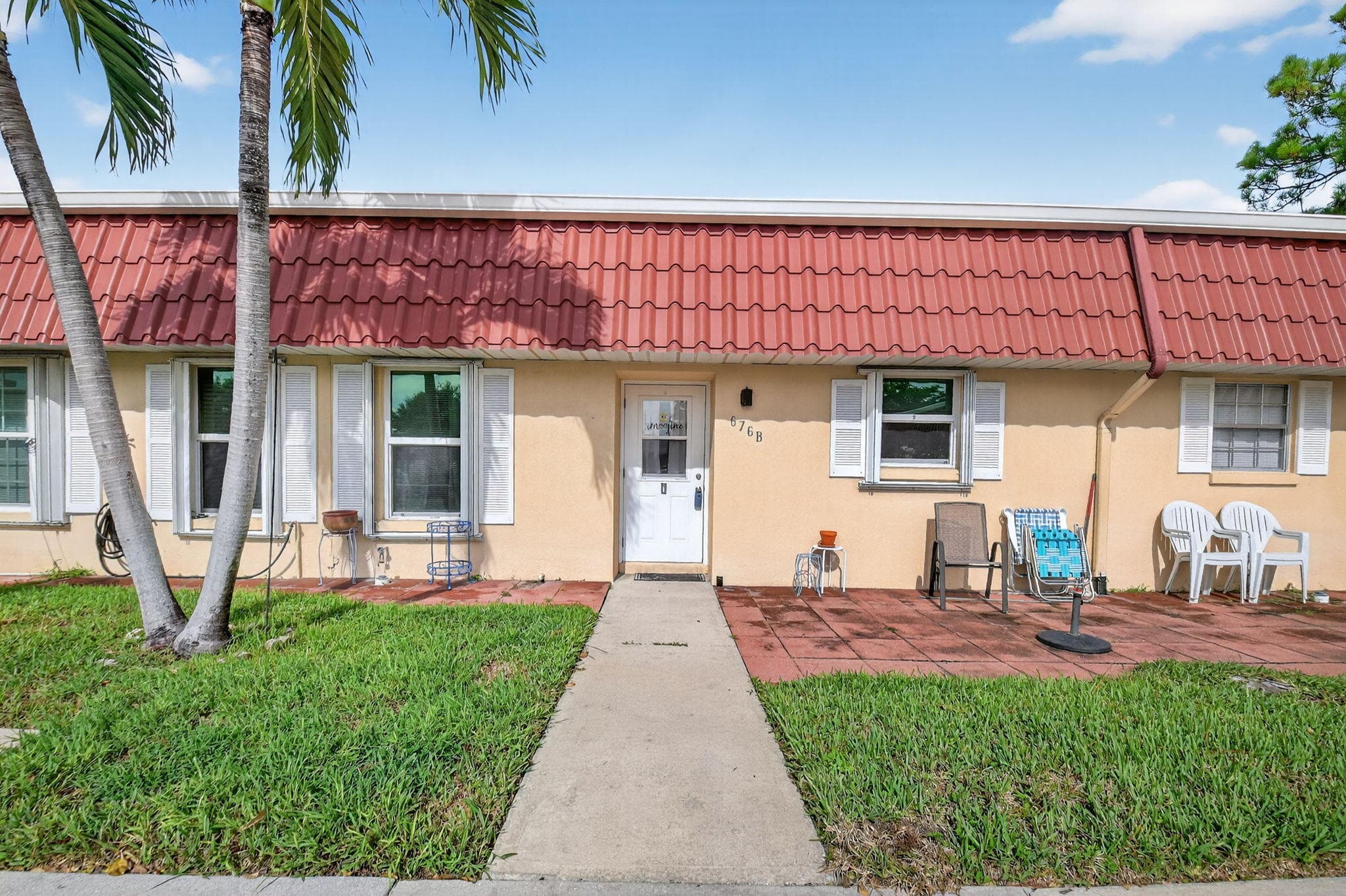 676 Laconia Circle B, Lake Worth, FL 33467 — photo 1 of 52