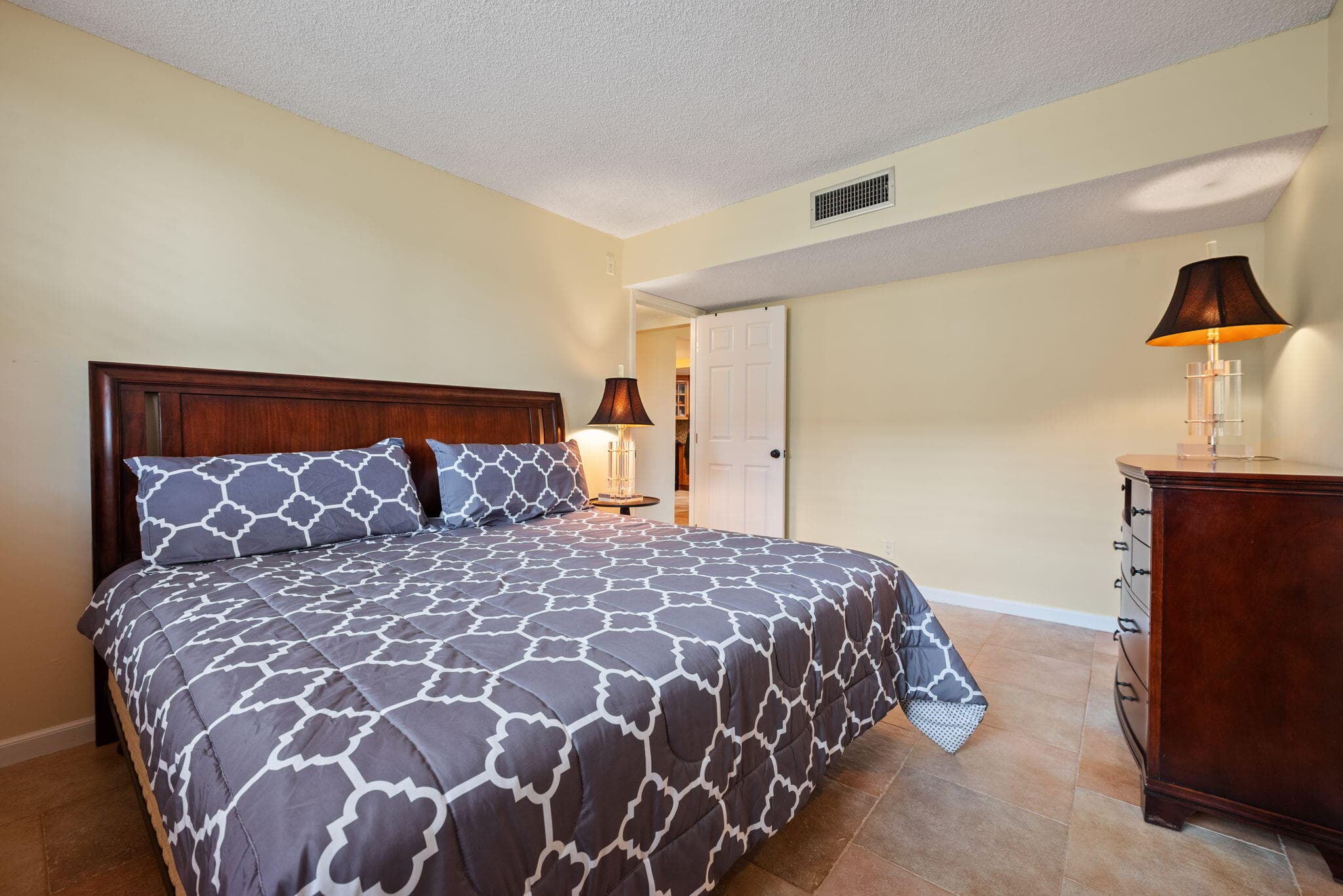 2651 S Palm Aire Drive 101, Pompano Beach, FL 33069 — photo 17 of 30