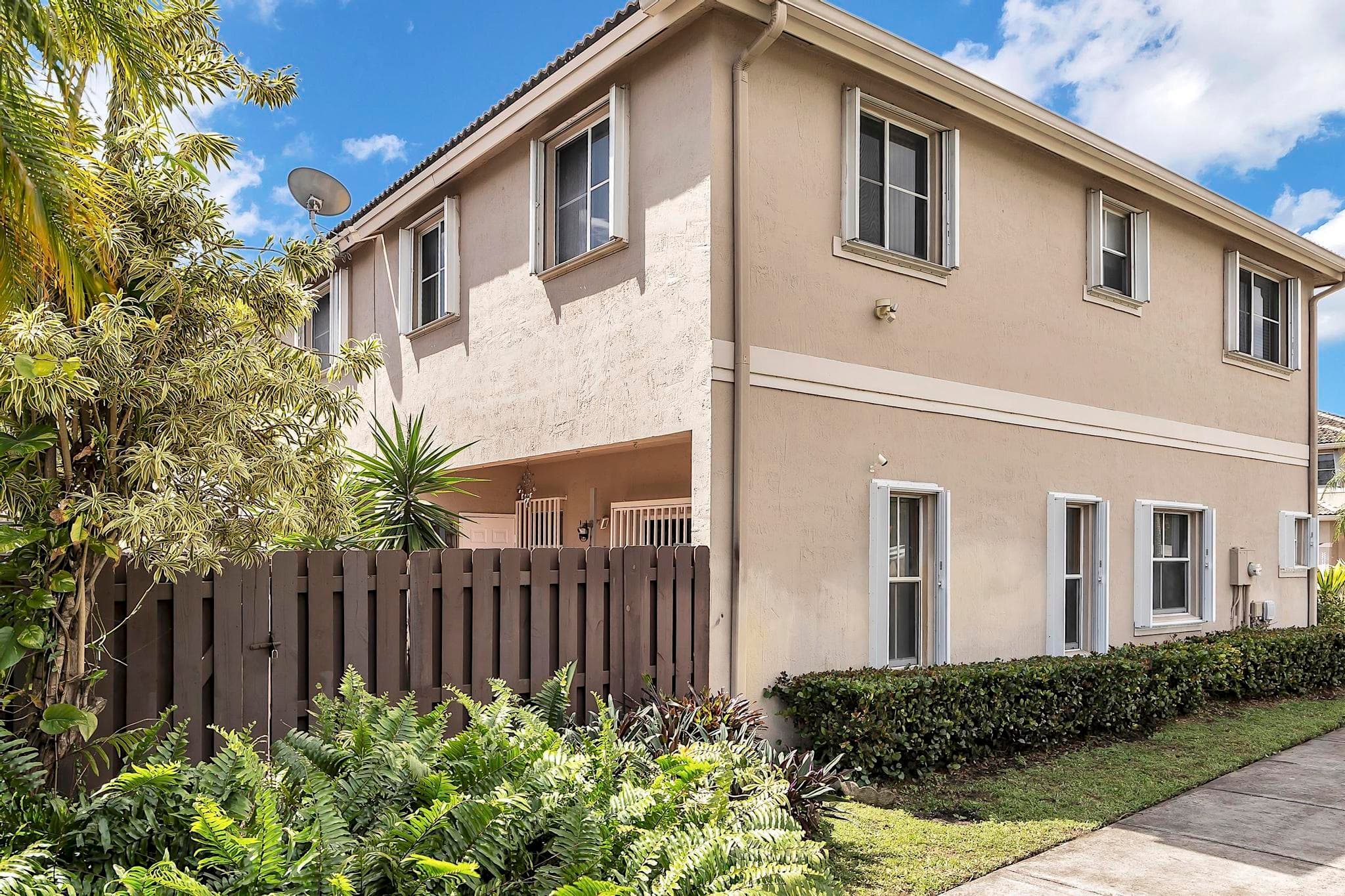 16637 NW 73rd Place, Miami Lakes, FL 33014 — photo 40 of 42