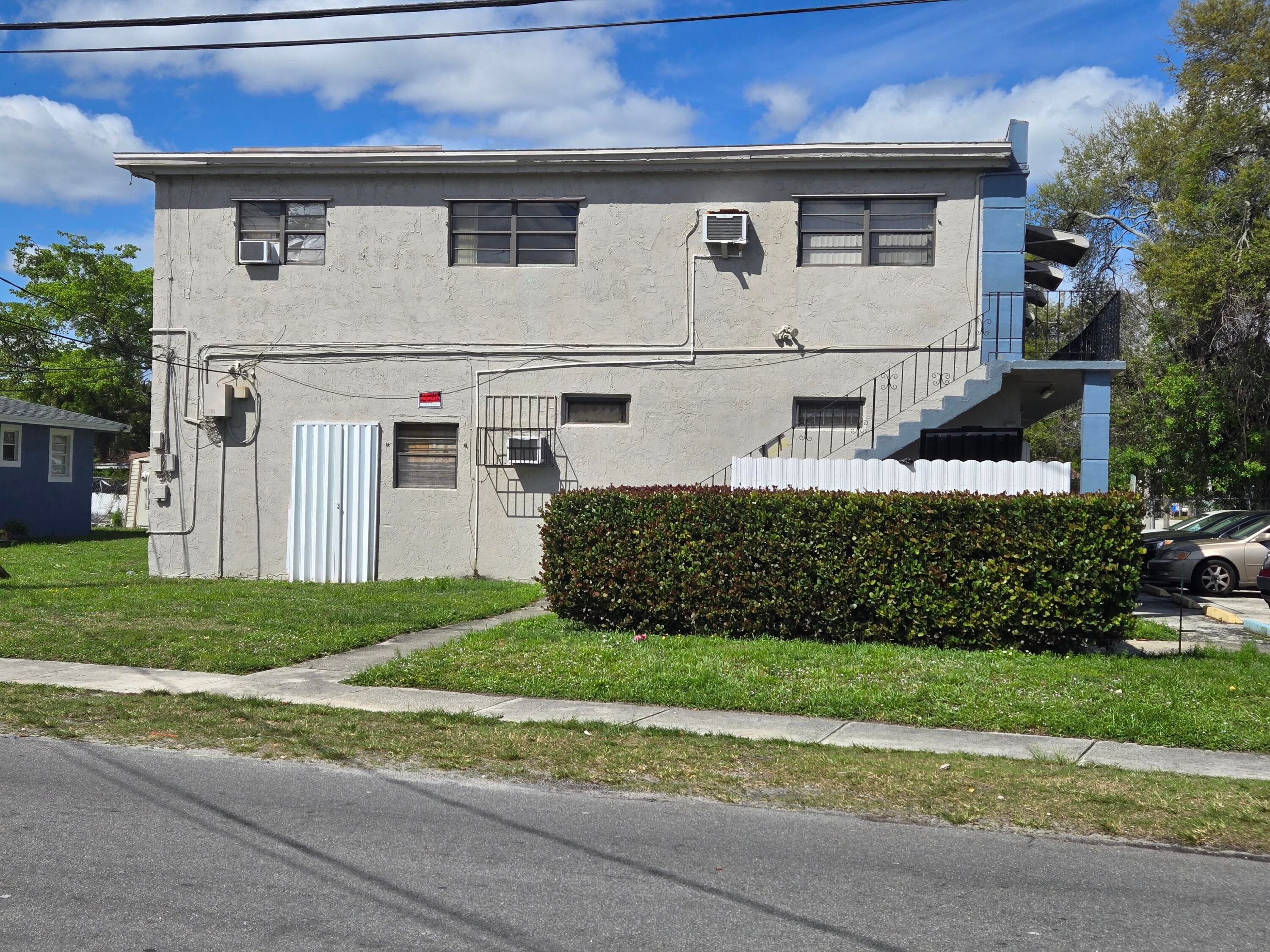 602 NW 1st Street, Dania Beach, FL — photo 2 of 12