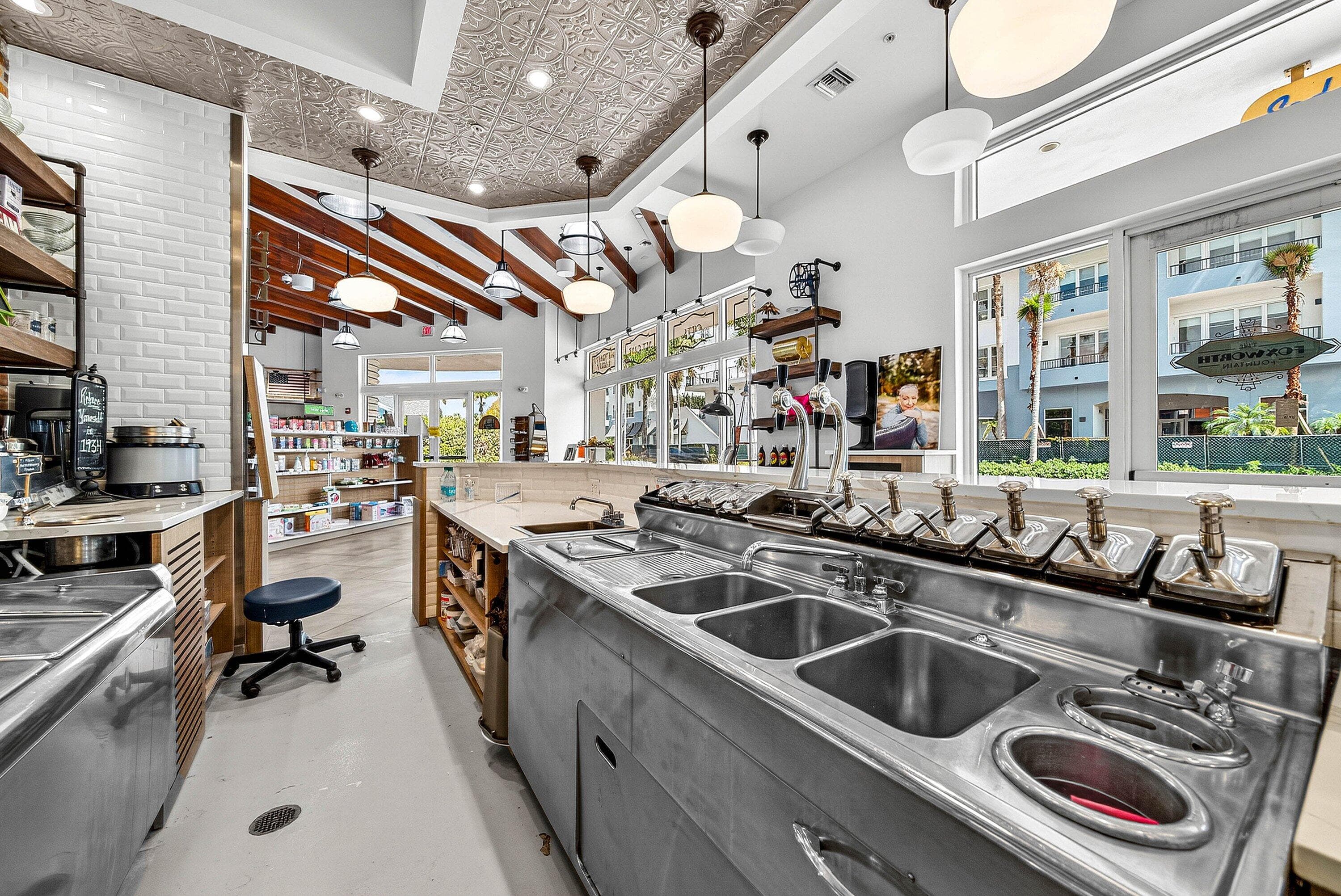 124 NE 5th Avenue, Delray Beach, FL — photo 40 of 88