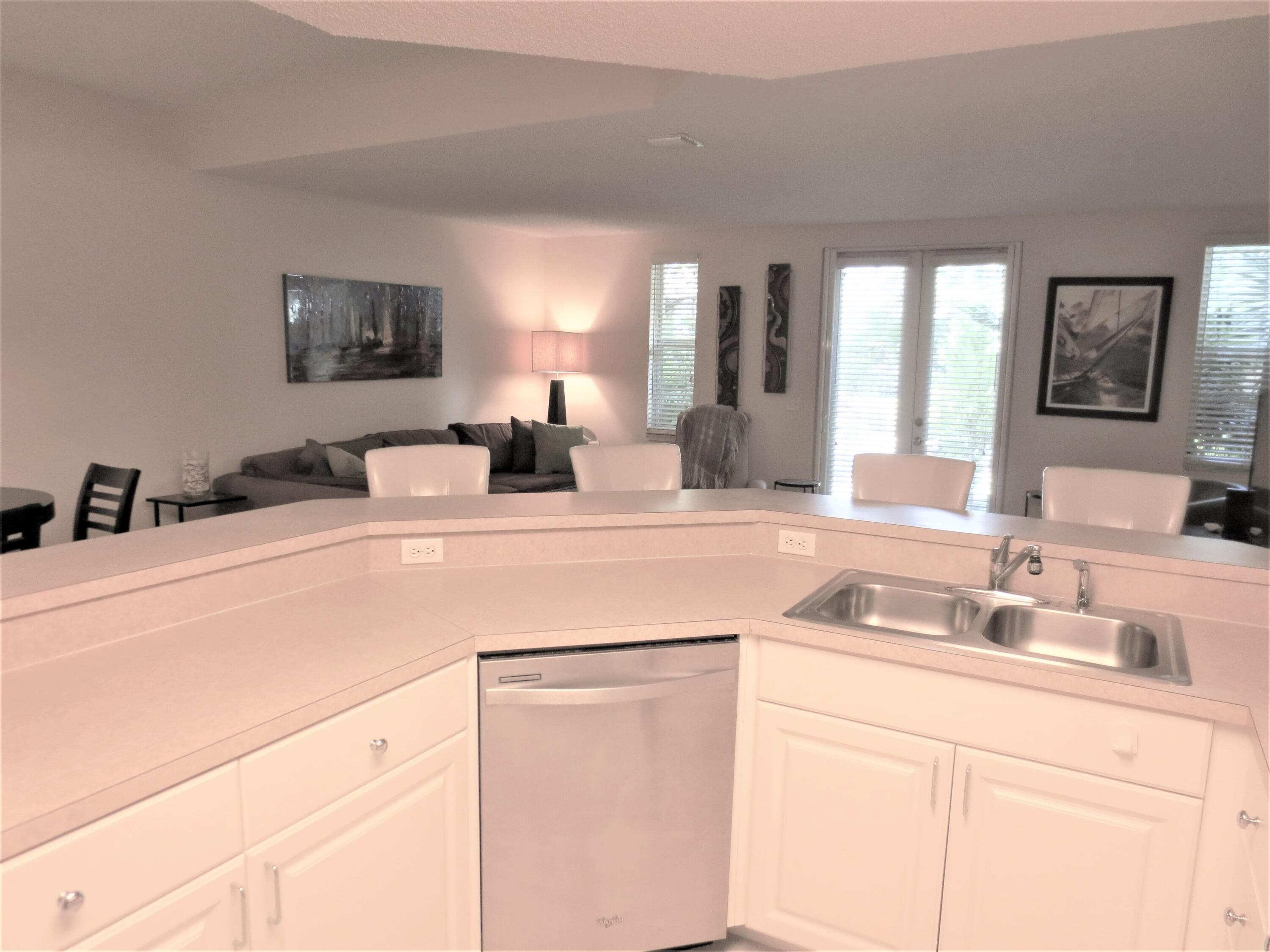 1900 Oceanwalk Lane 104, Lauderdale-By-The-Sea, FL 33062 — photo 11 of 38