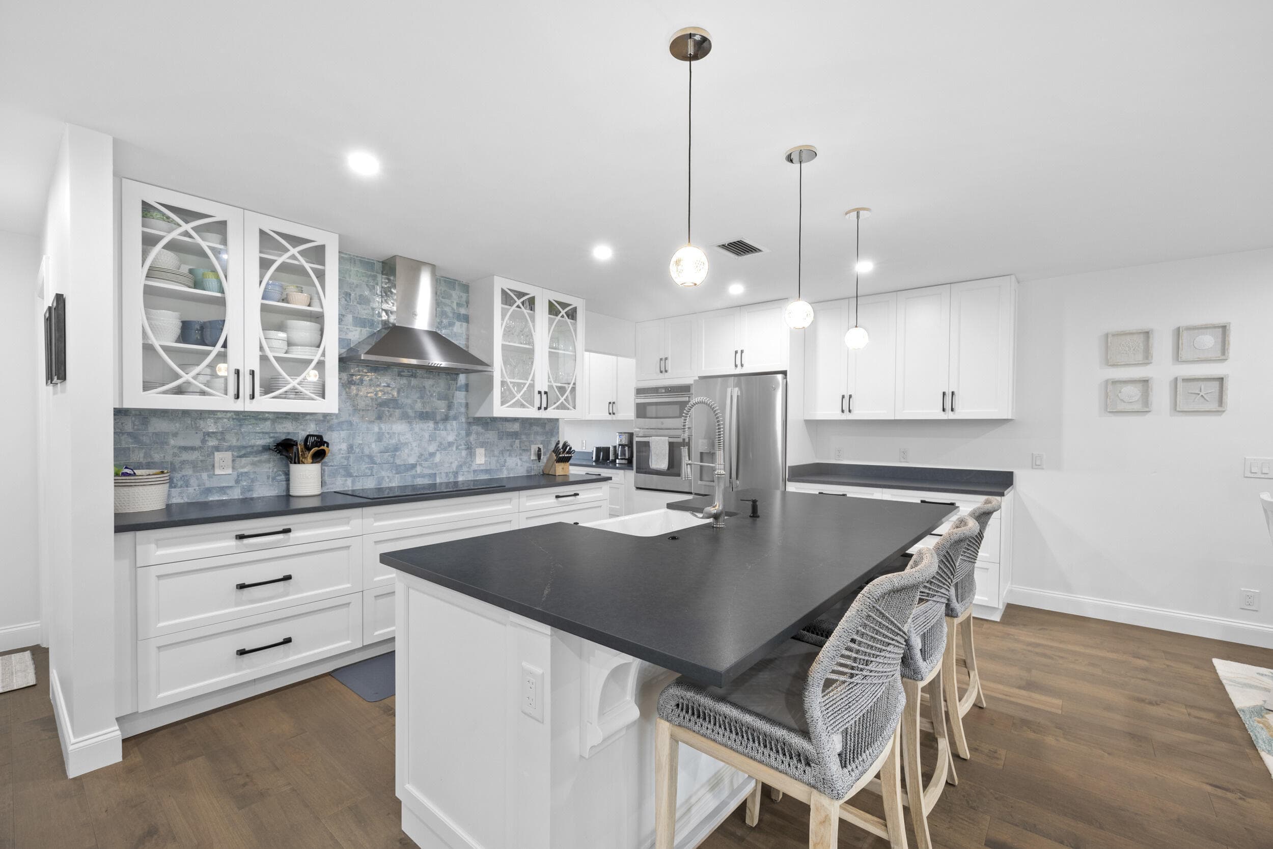 17235 Bay Street, Jupiter, FL 33477 — photo 10 of 47