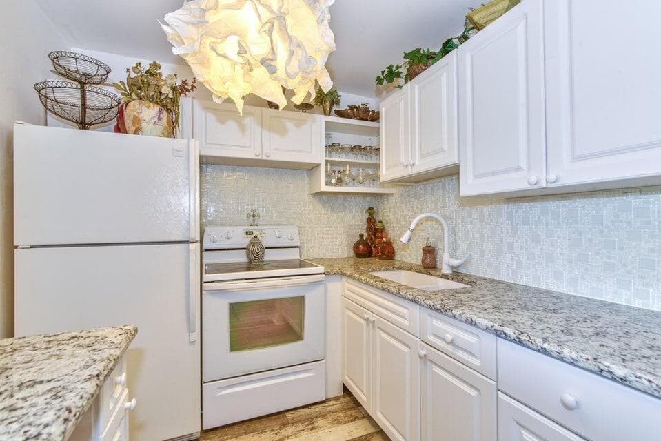59 Bedford C, West Palm Beach, FL 33417 — photo 4 of 26