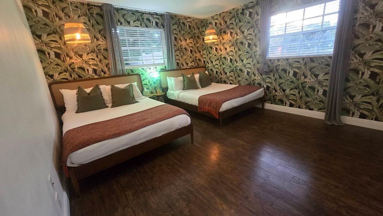 Single Family Residence in Fort Lauderdale — photo 6 of 15