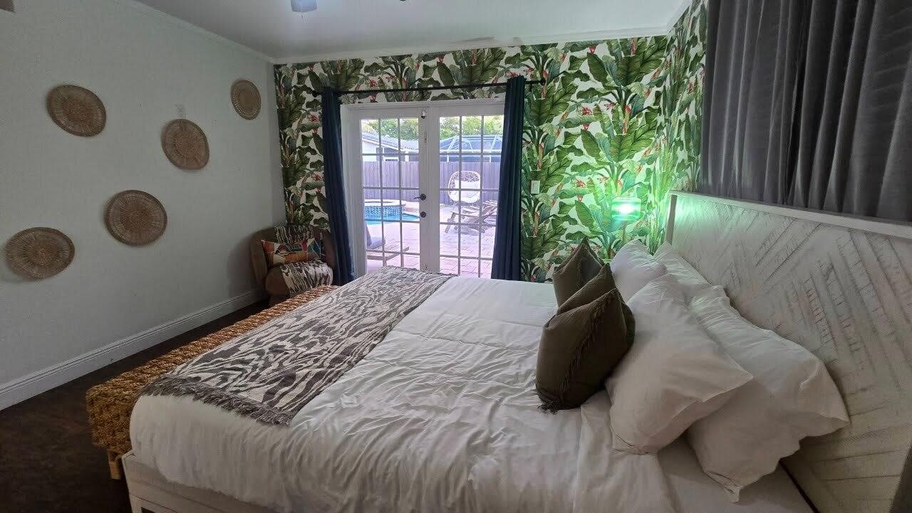Single Family Residence in Fort Lauderdale — photo 7 of 15