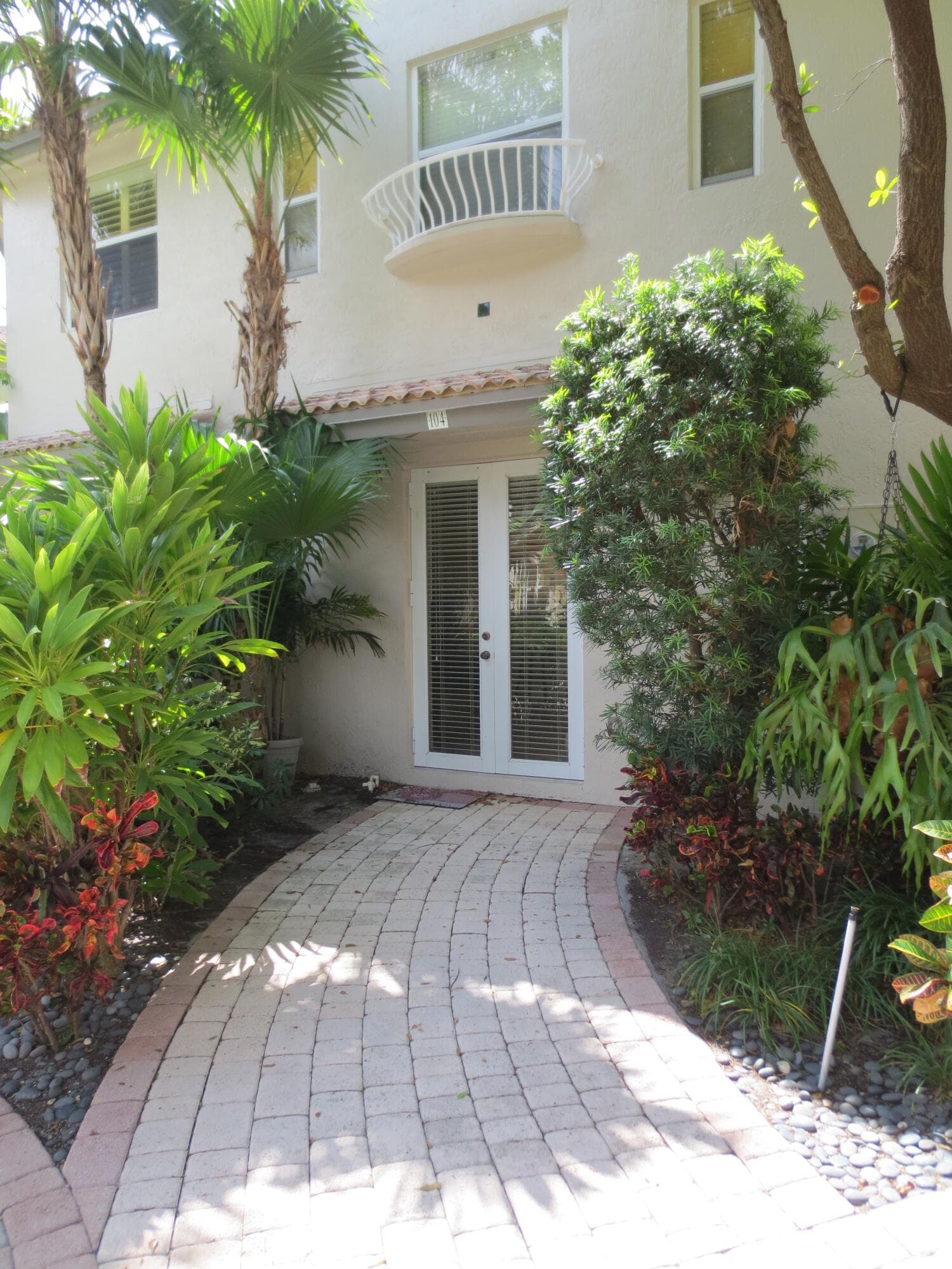 1900 Oceanwalk Lane 104, Lauderdale-By-The-Sea, FL 33062 — photo 27 of 38
