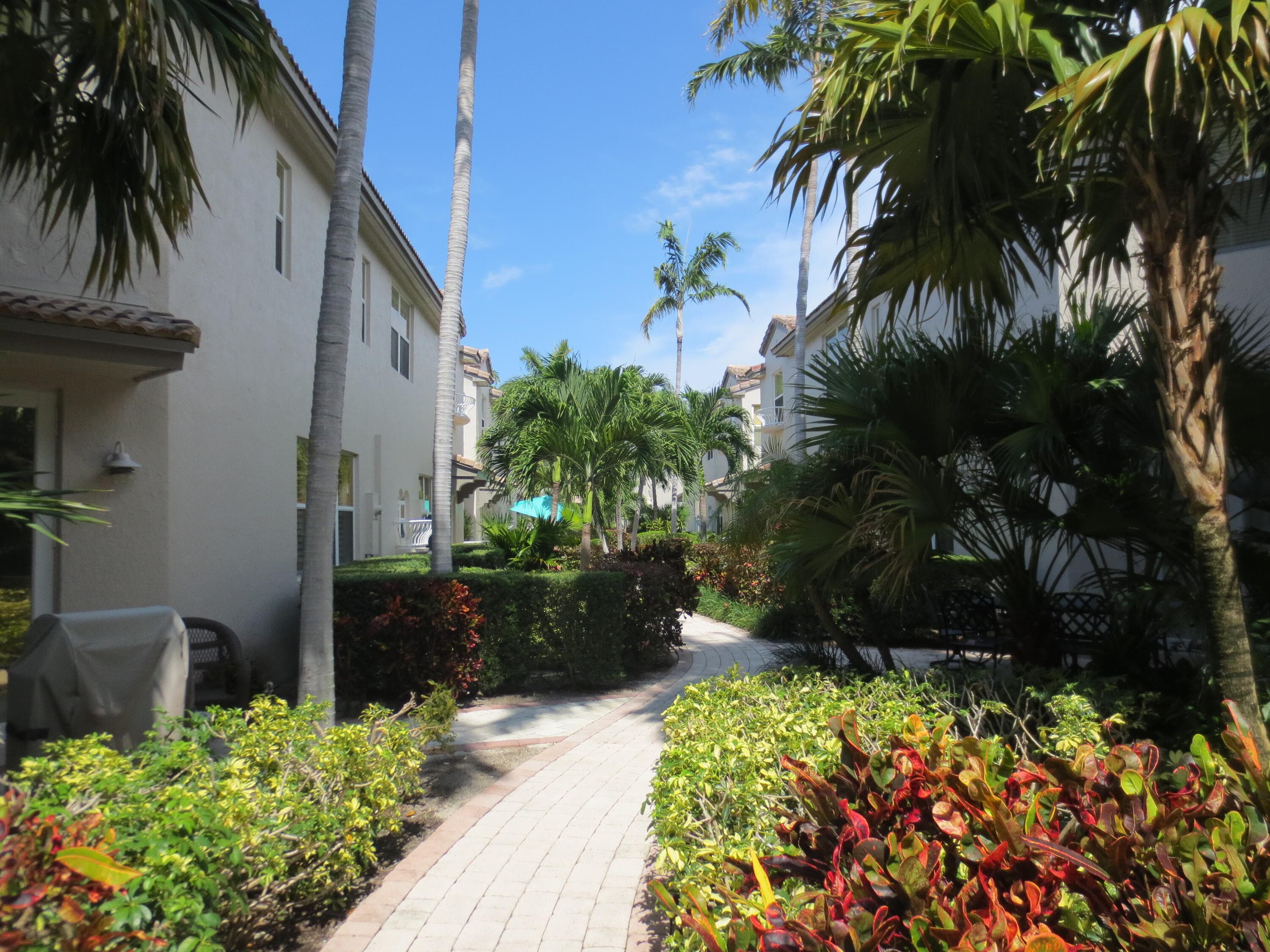 1900 Oceanwalk Lane 104, Lauderdale-By-The-Sea, FL 33062 — photo 31 of 38