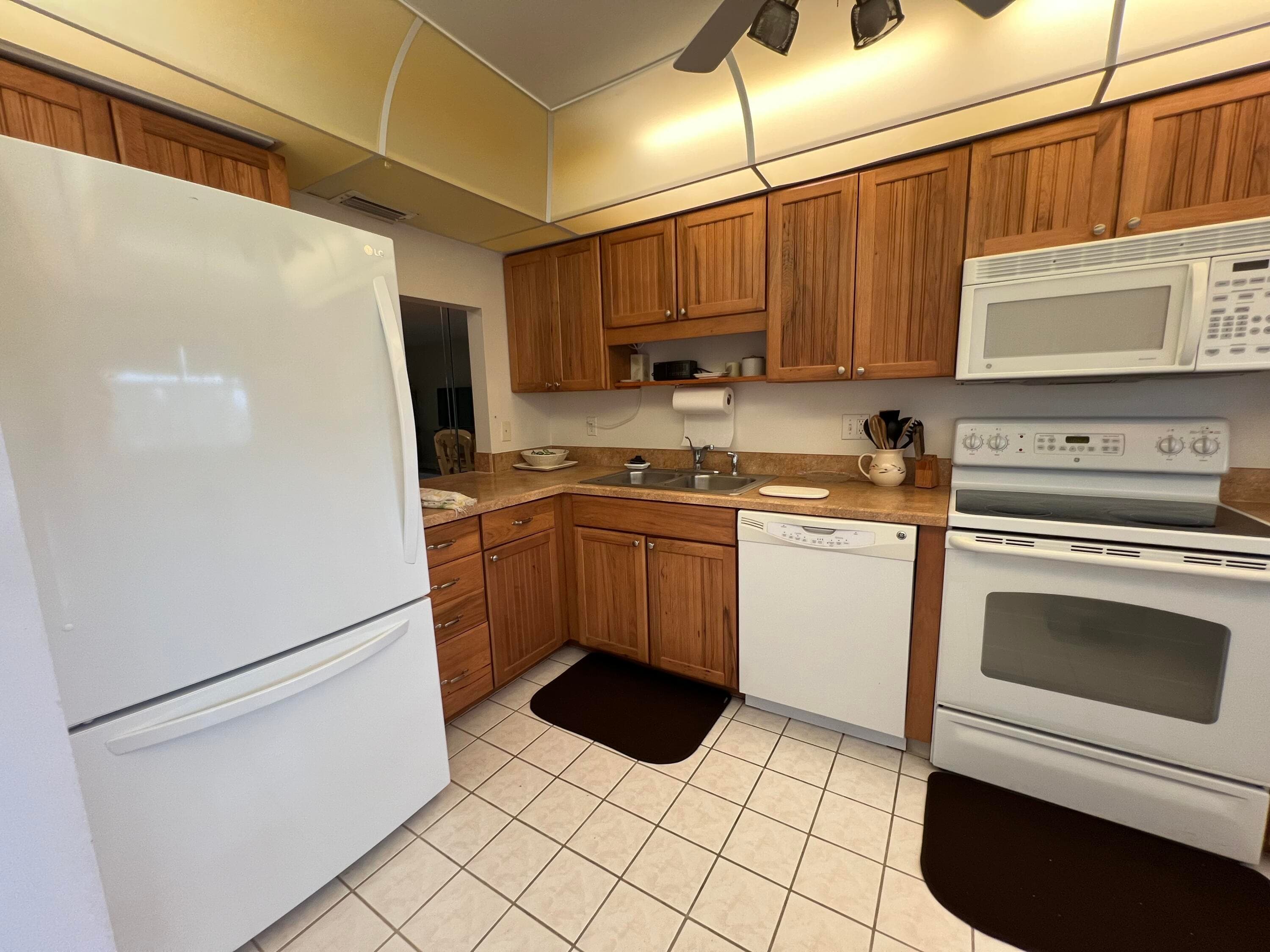 1172 Commodore Court 203, Fort Pierce, FL 34949 — photo 5 of 23