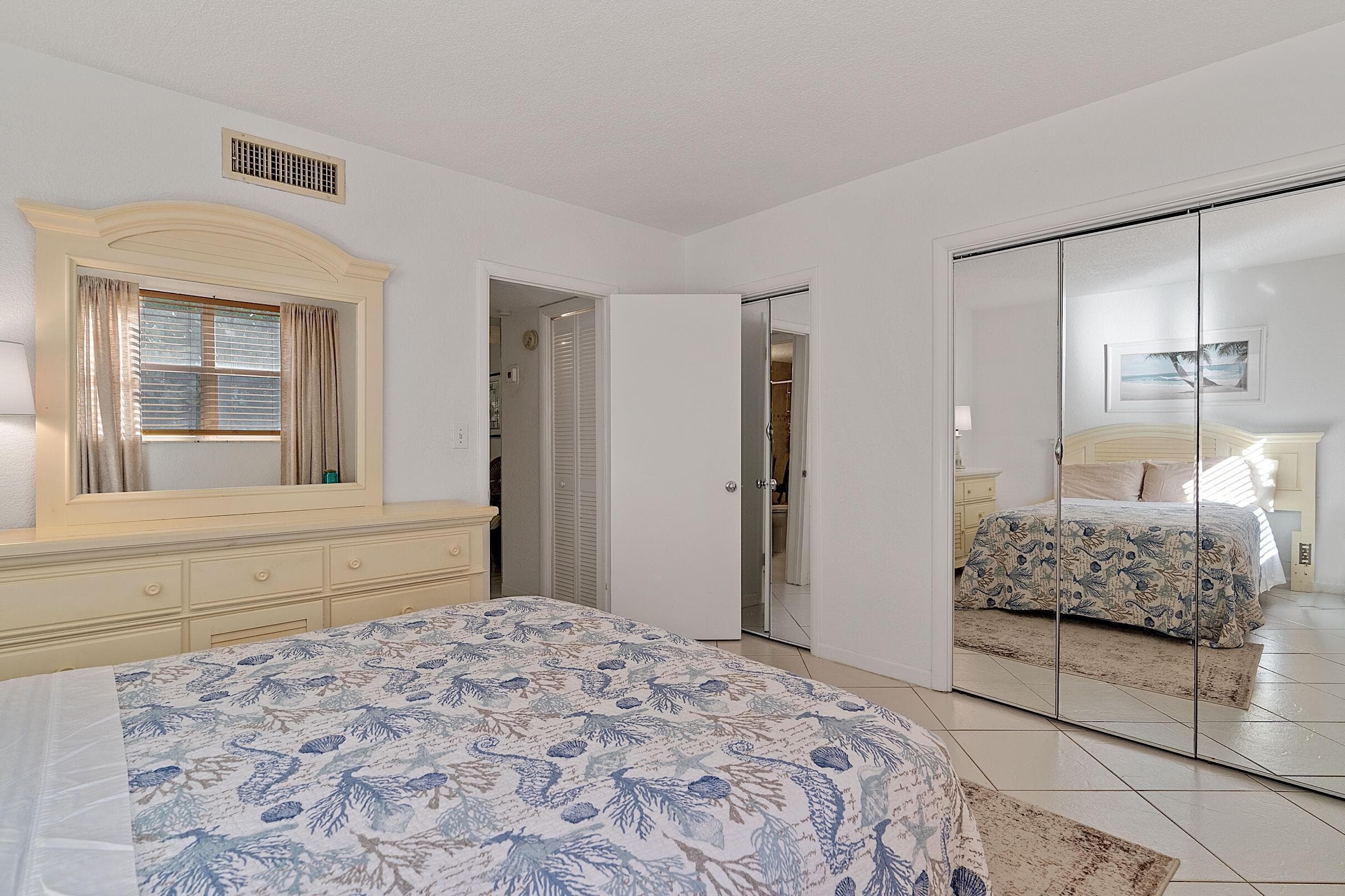2565 S Ocean Boulevard 208, Palm Beach, FL 33480 — photo 16 of 20