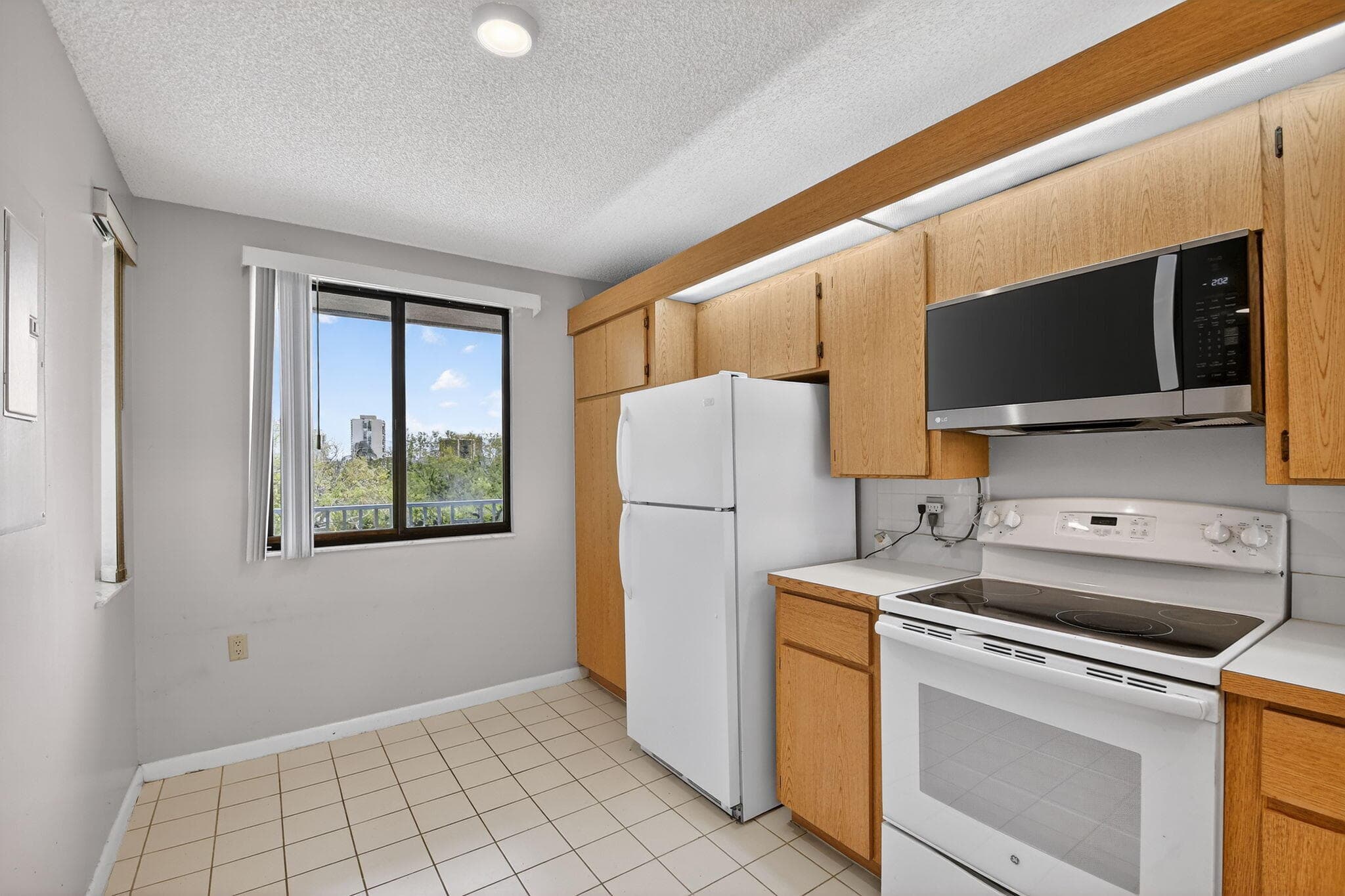 2421 Village Boulevard 406, West Palm Beach, FL 33409 — photo 24 of 53
