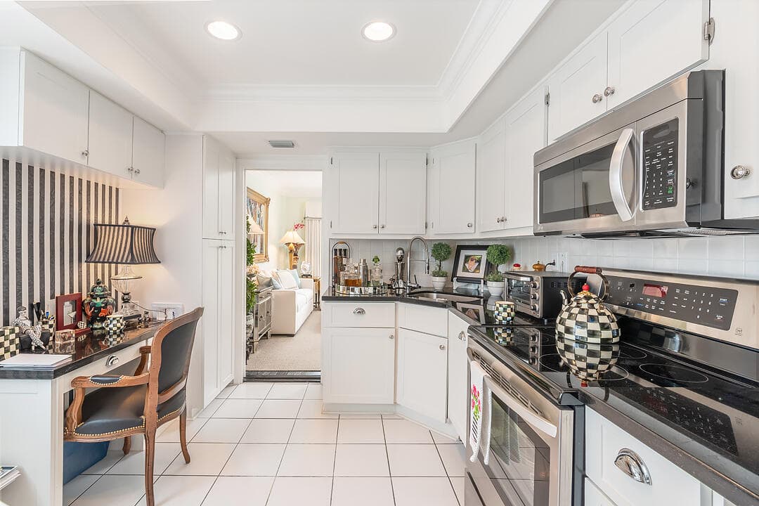 250 Bradley Place 202, Palm Beach, FL 33480 — photo 13 of 40