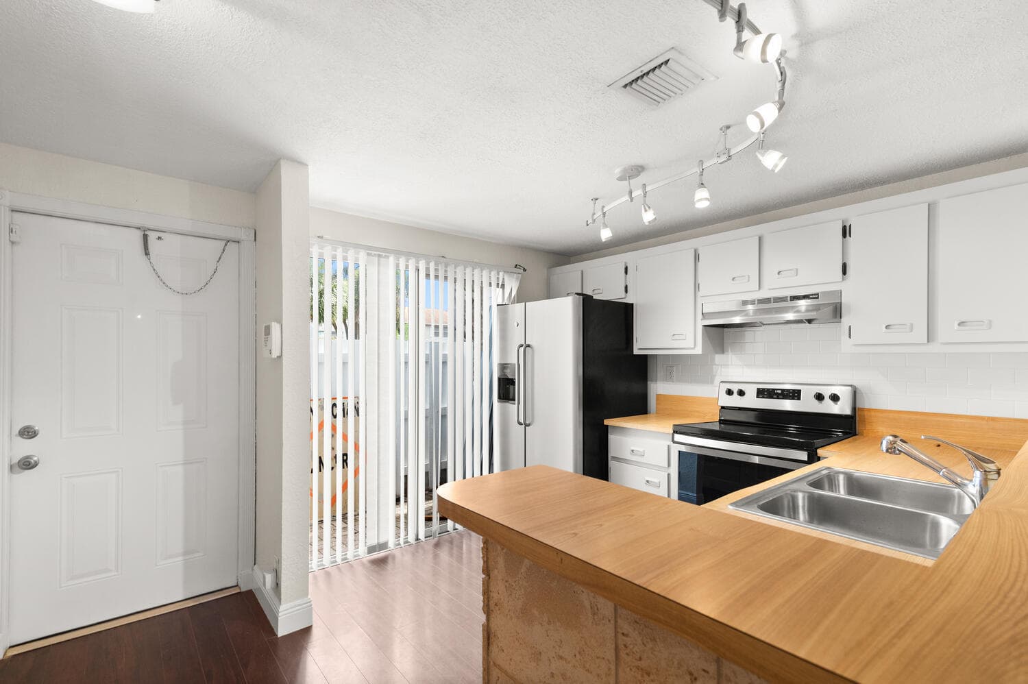 2521 NE 15th Street, Pompano Beach, FL 33062 — photo 17 of 20