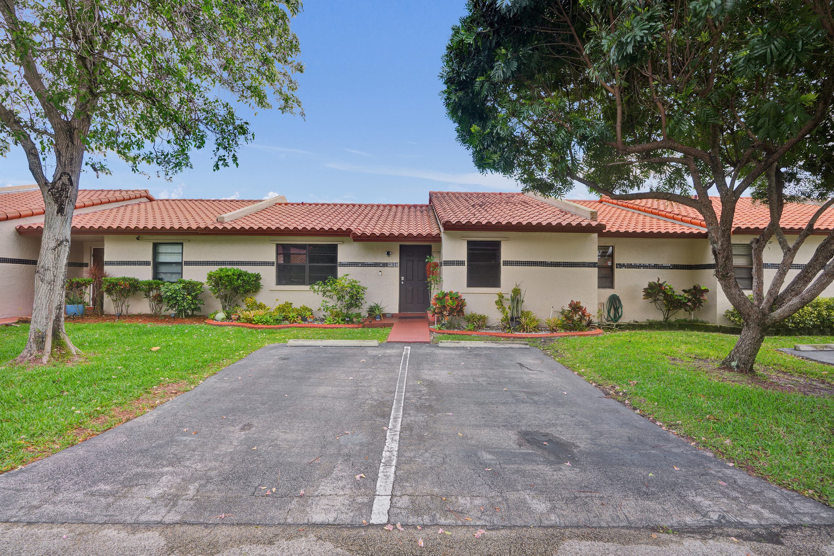5810 SW 112th Way, Cooper City, FL 33330 — photo 1 of 36