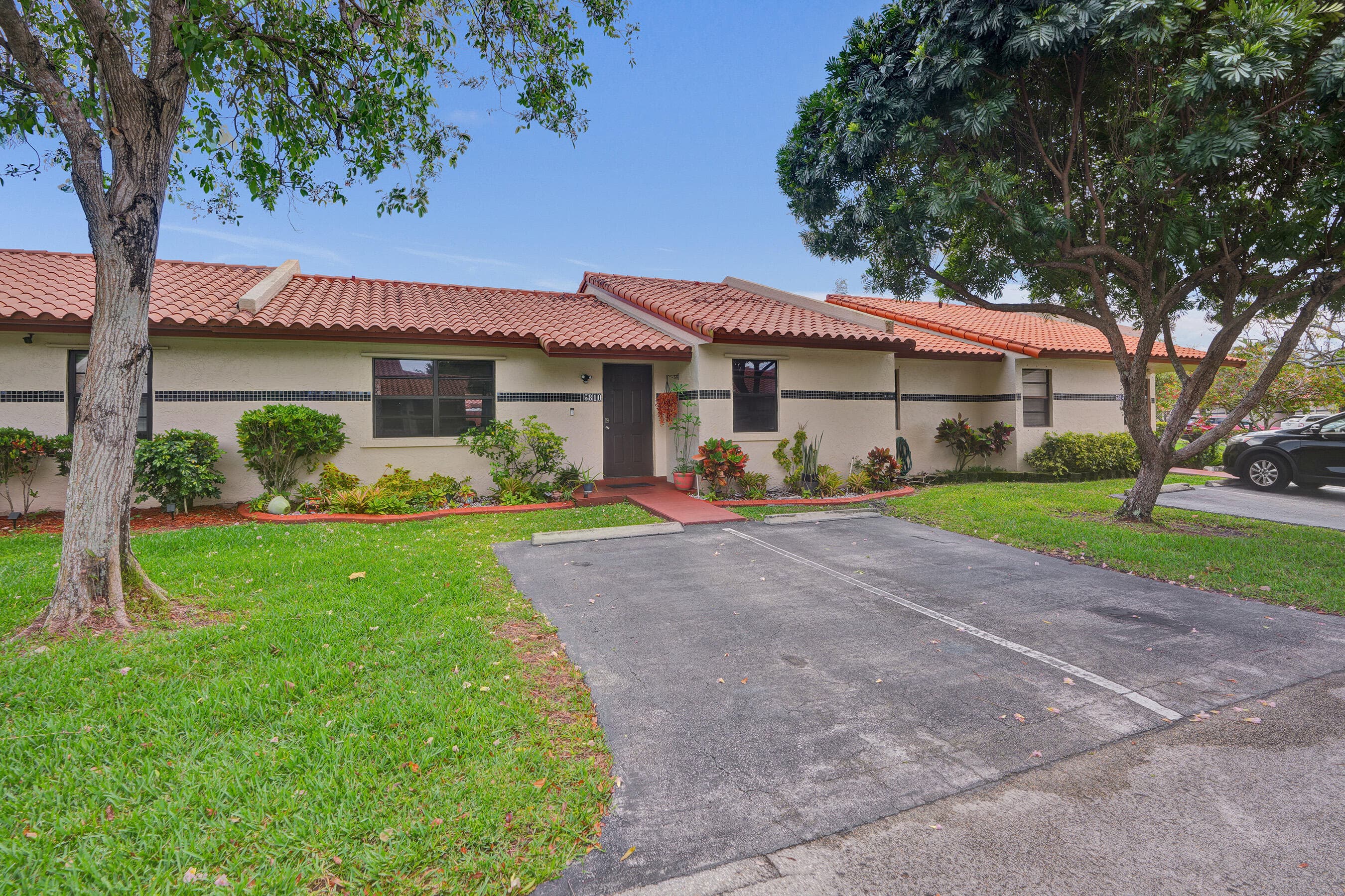 5810 SW 112th Way, Cooper City, FL 33330 — photo 3 of 36