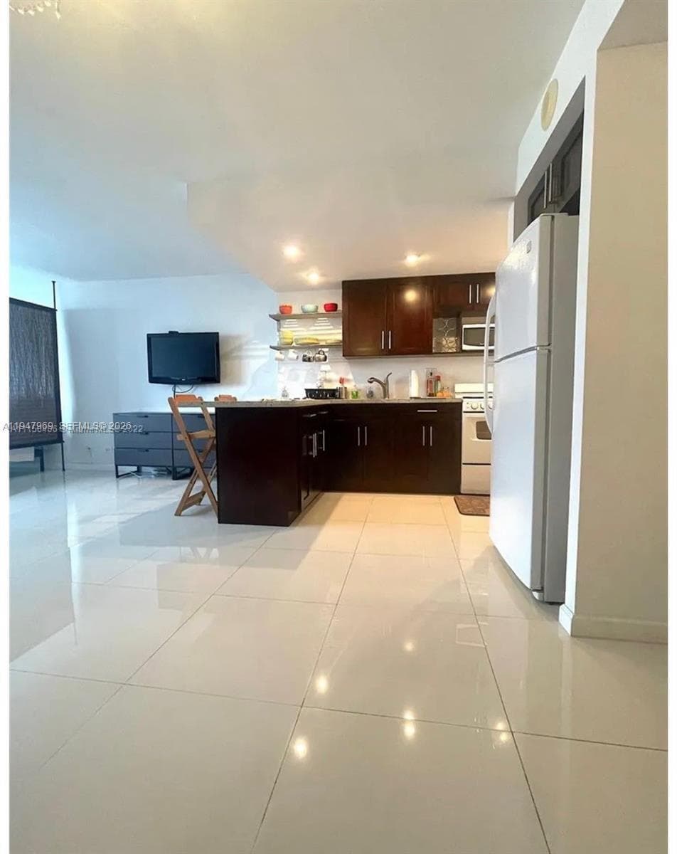 251 174th Street 1810, Sunny Isles Beach, FL 33160 — photo 1 of 6