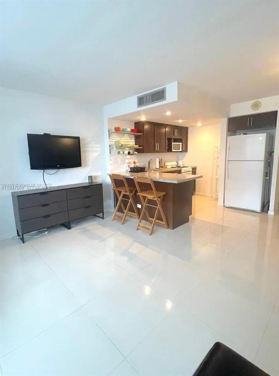 251 174th Street 1810, Sunny Isles Beach, FL 33160 — photo 3 of 6